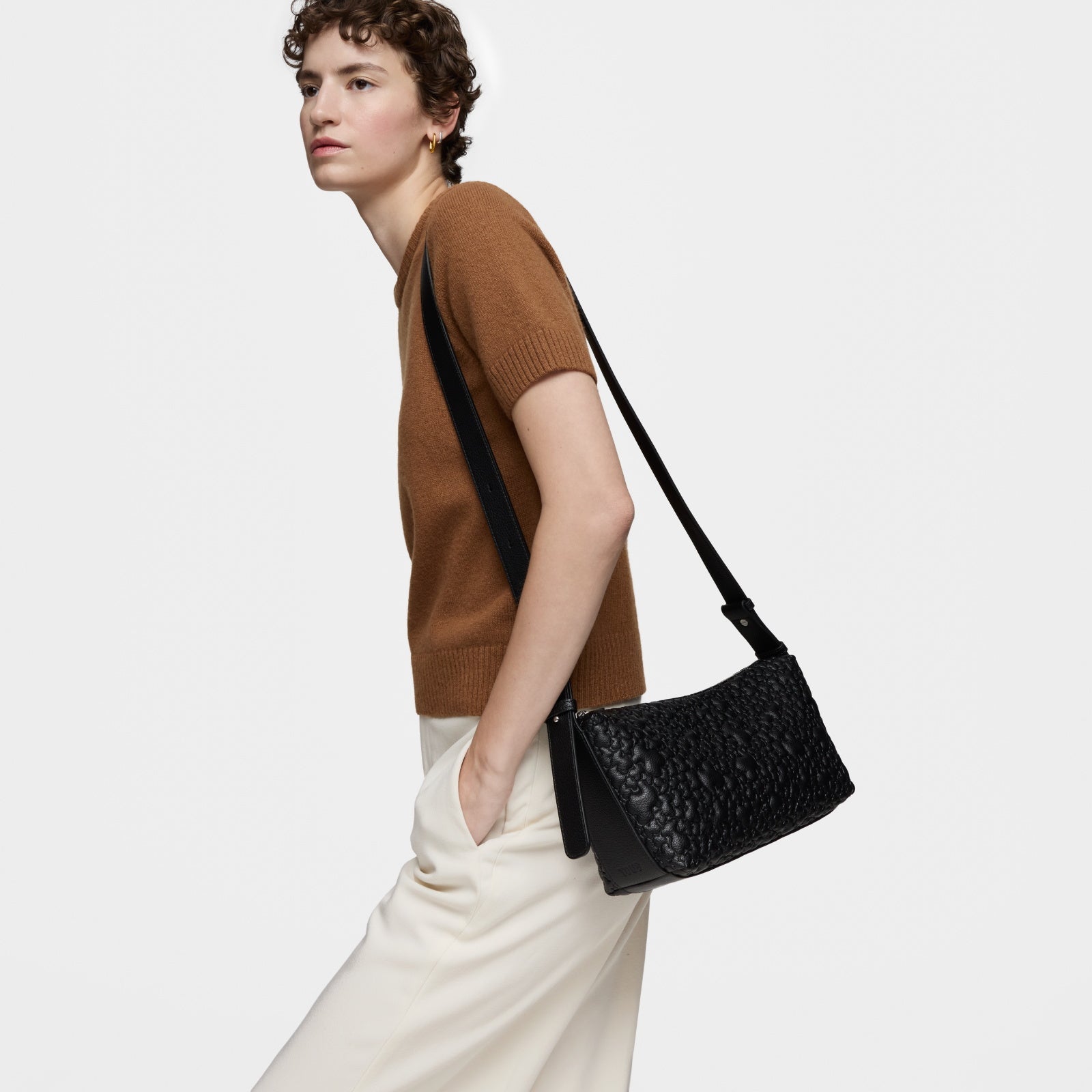 טואוס תיק צד Puffy Bear בצבע שחור