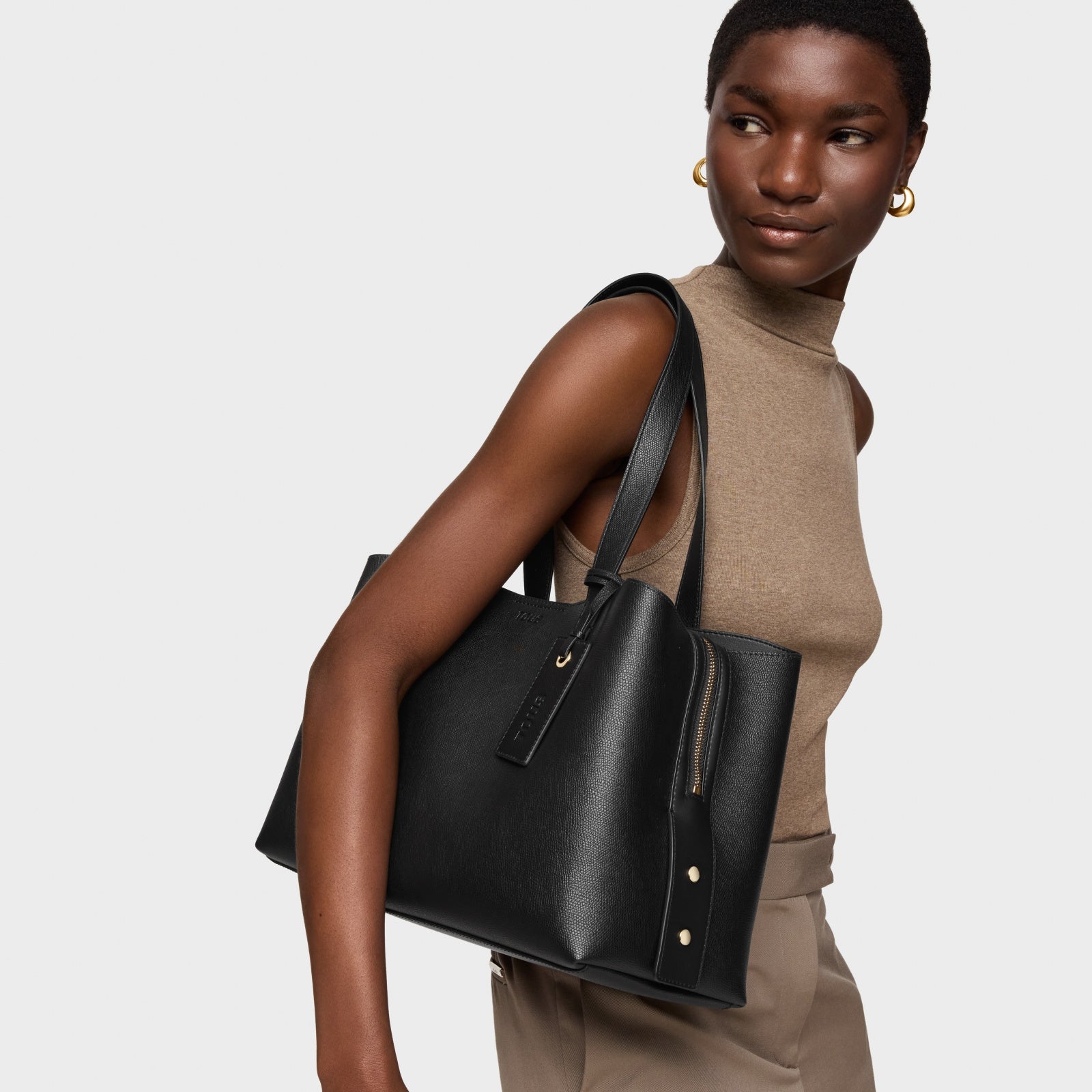 טואוס תיק כתף בינוני The Citybow שחור