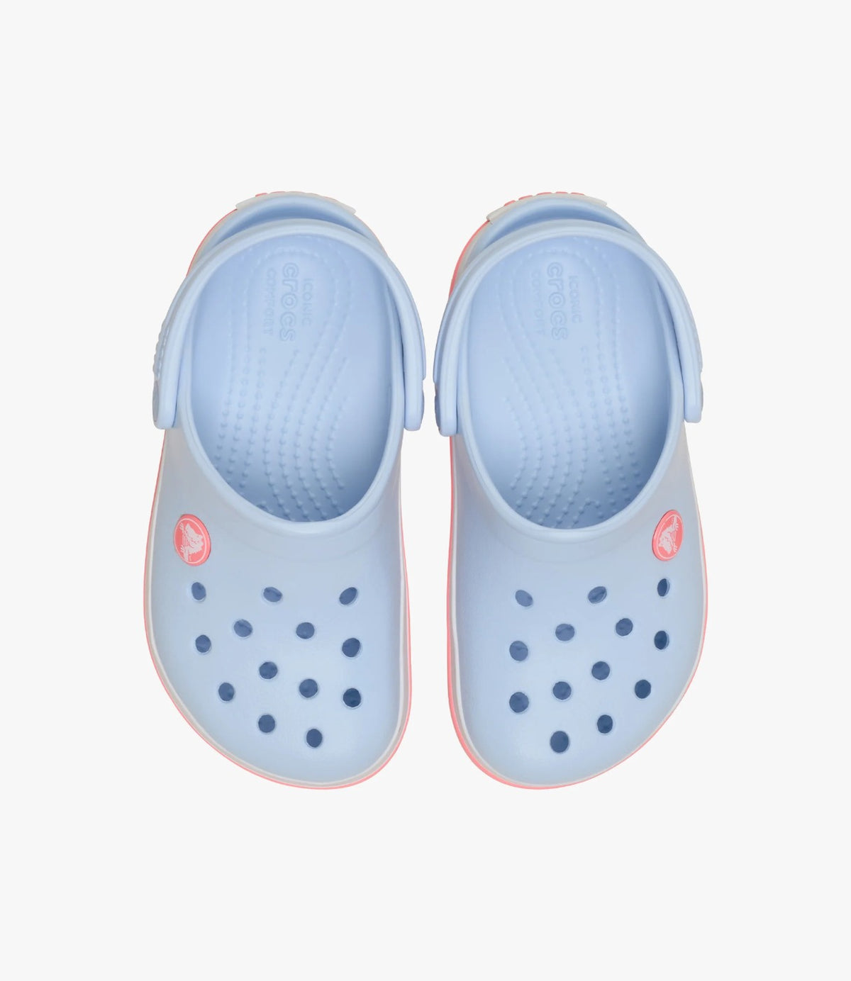 מבט מלמעלה על זוג כפכפי CROCBAND כחולים עם חורי אוורור עגולים - CHOZEN
