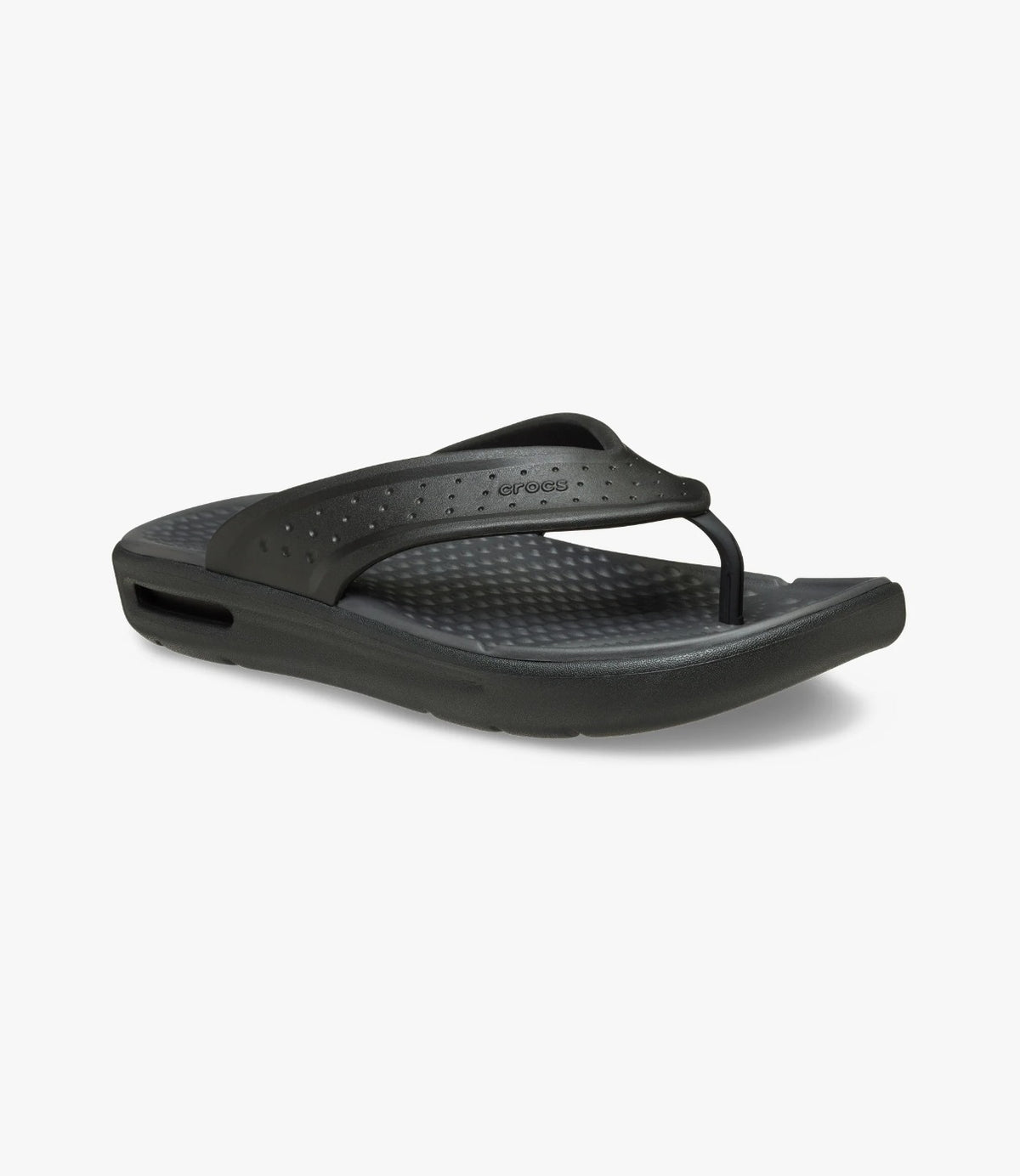 כפכף אצבע קרוקס InMotion Flip בשחור בזווית קדמית-צידית - CHOZEN