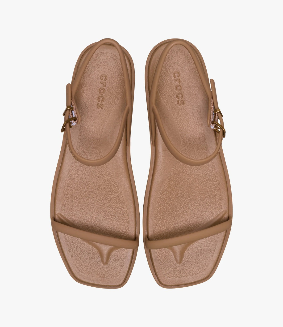 מבט עילי על זוג הסנדלים עם לוגו CROCS על הרצועה - CHOZEN