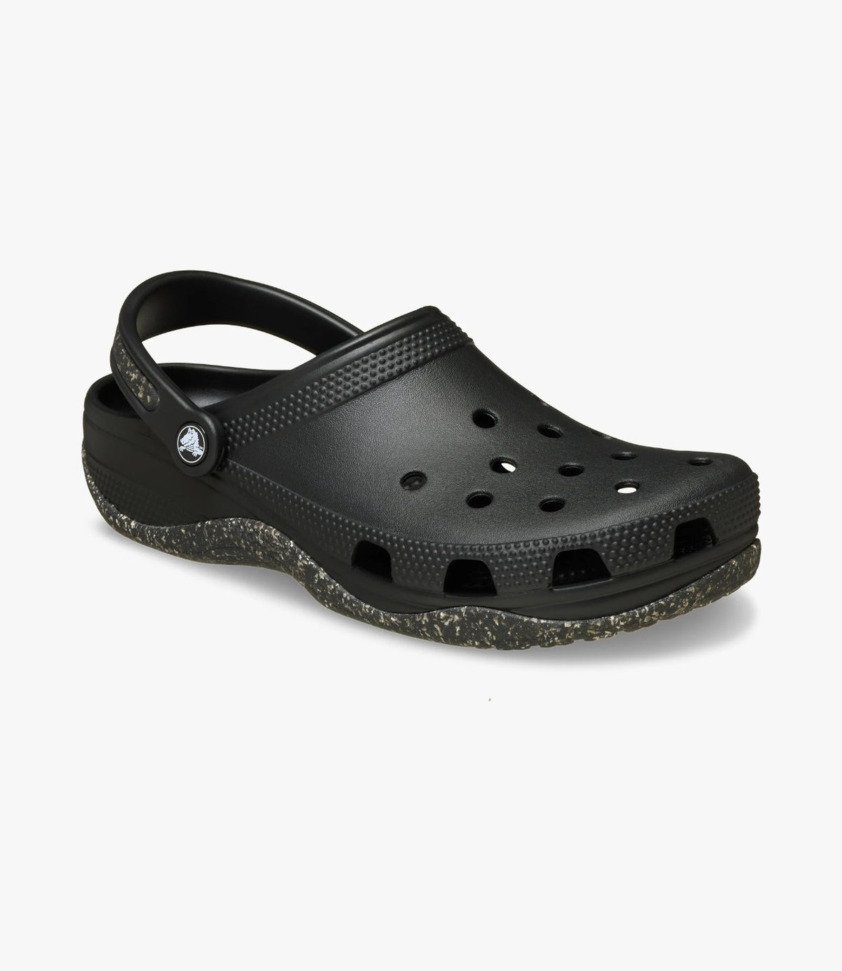 כפכף Classic Evo Clog בשחור בזווית קדמית-צדדית עם סוליה מחוספסת - CHOZEN