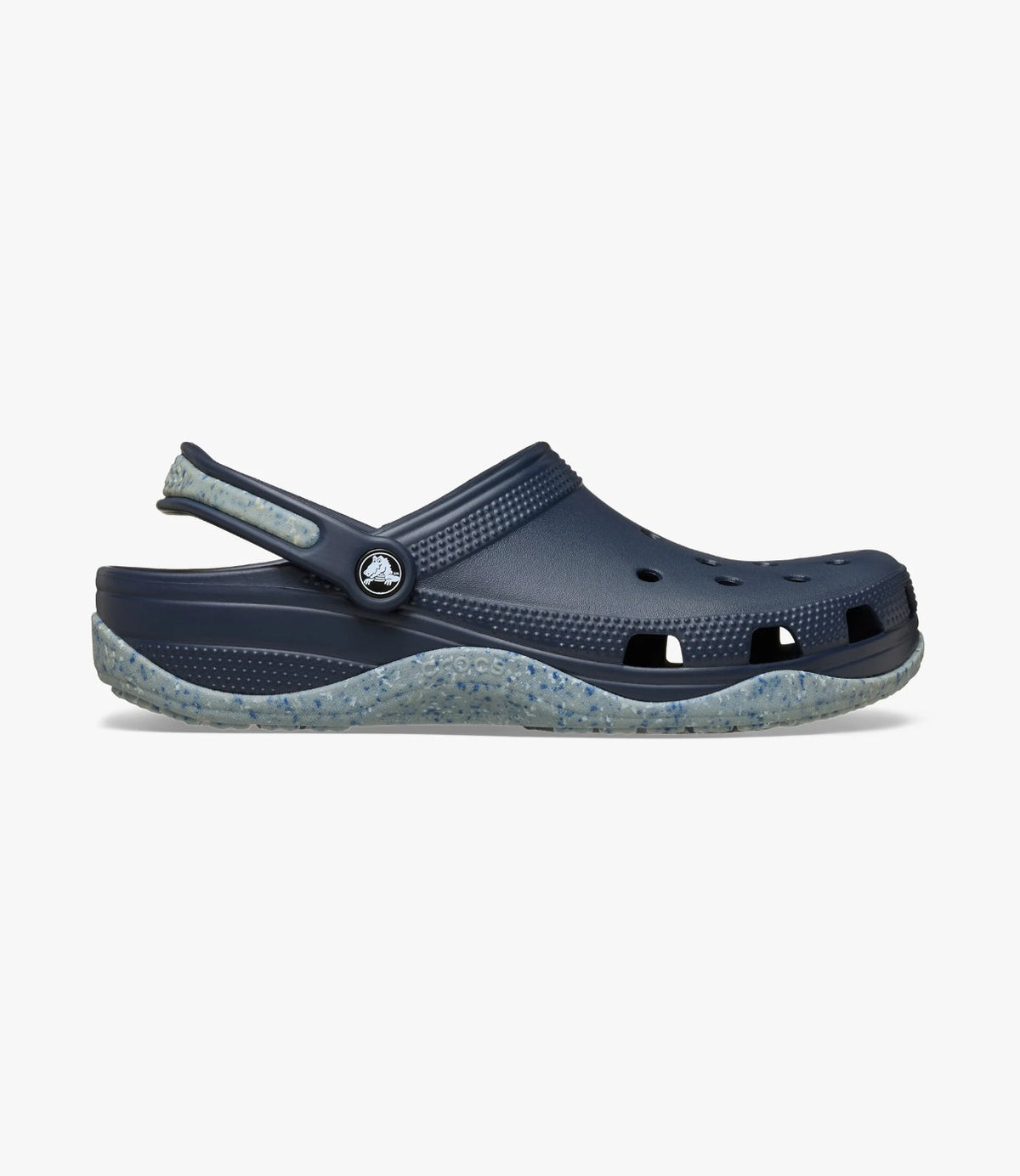 כפכף Classic Evo Clog בצבע נייבי מהצד המציג את הסוליה - CHOZEN