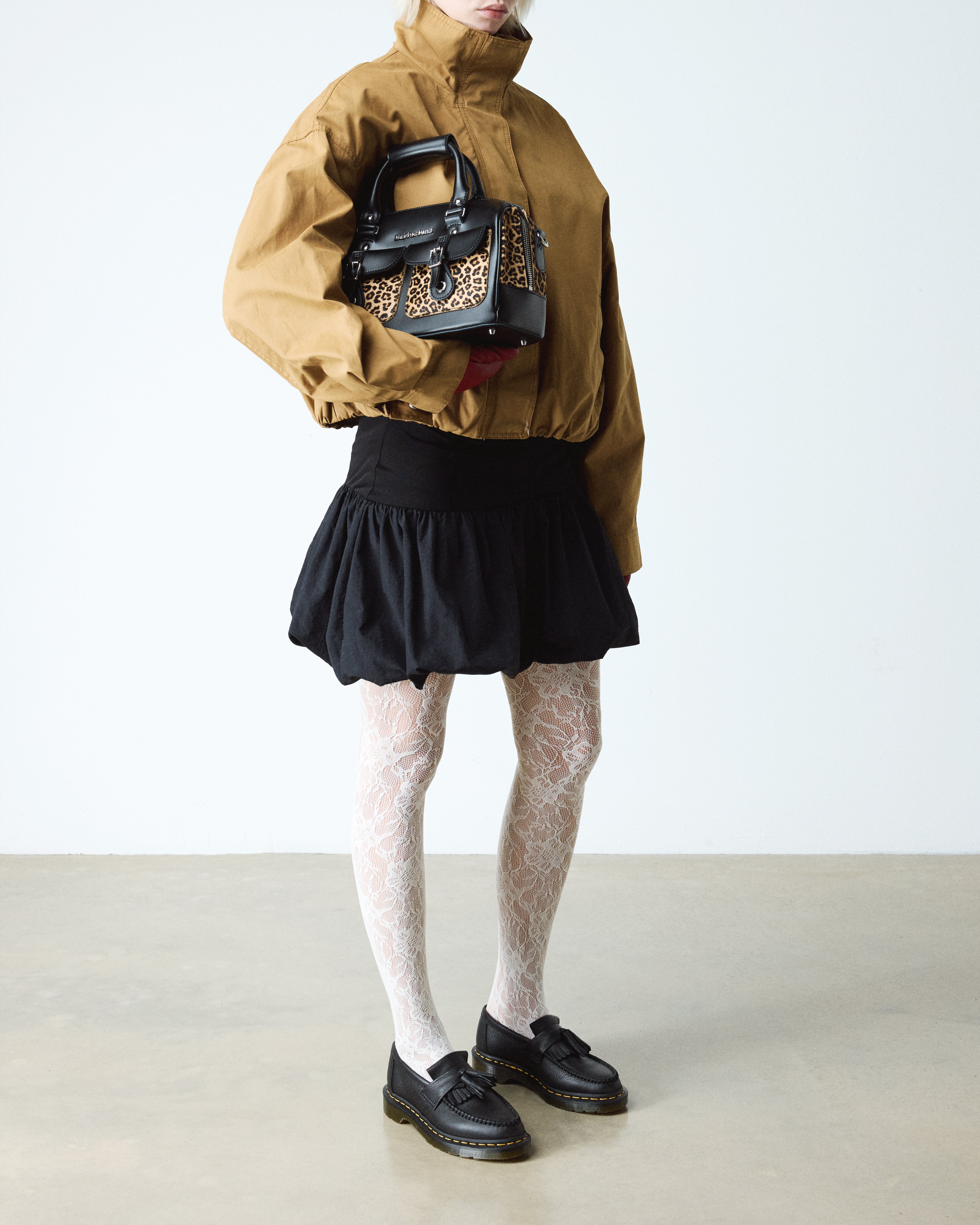 ד"ר מרטנס מוקסינים ADRIAN מעור לנשים