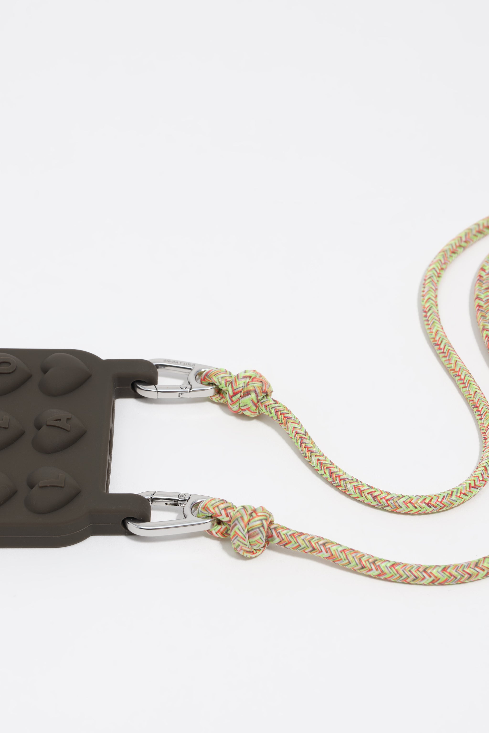 בימבה אי לולה כיסוי לiPhone 16 לנשים