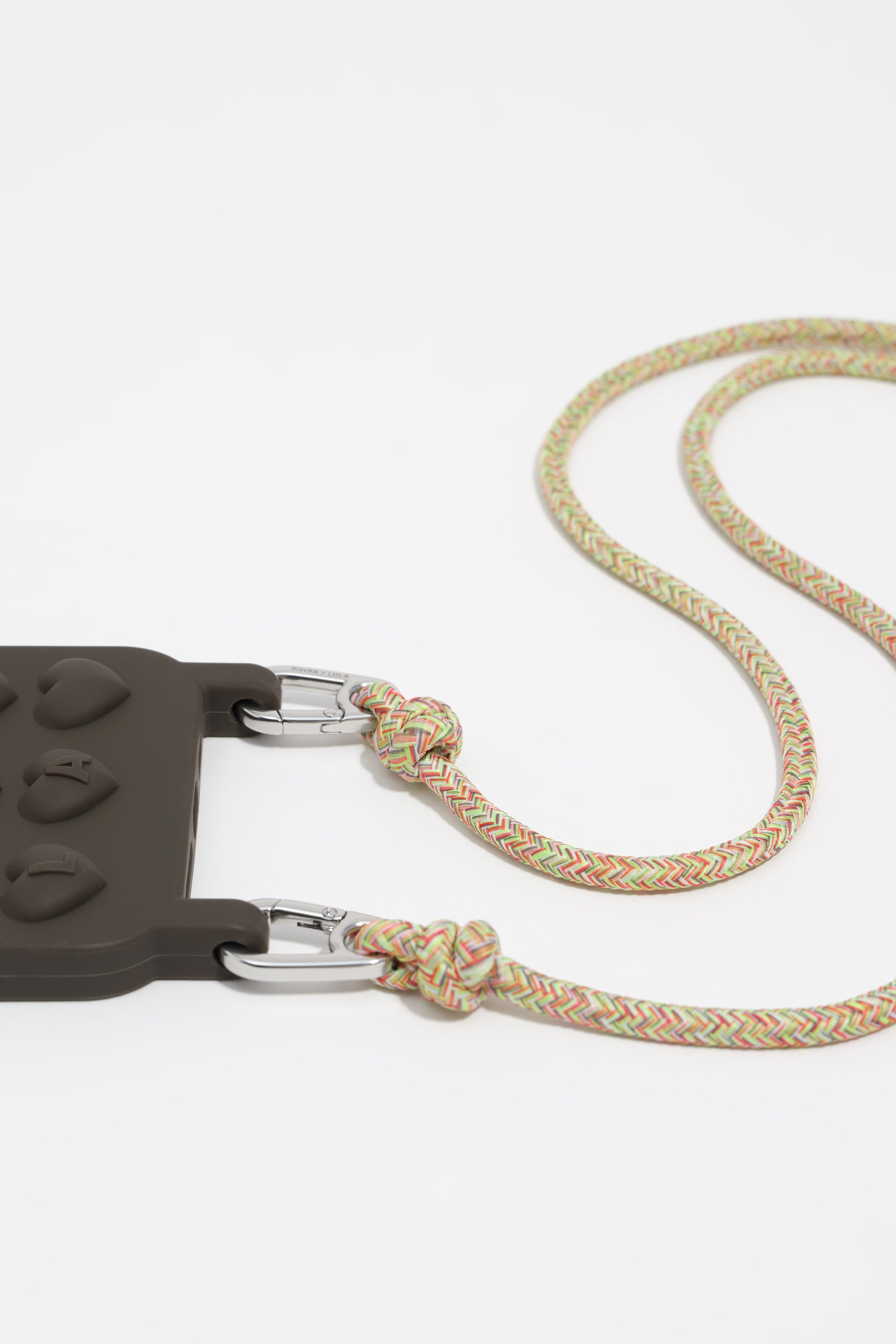 בימבה אי לולה כיסוי לiPhone 16 Pro לנשים