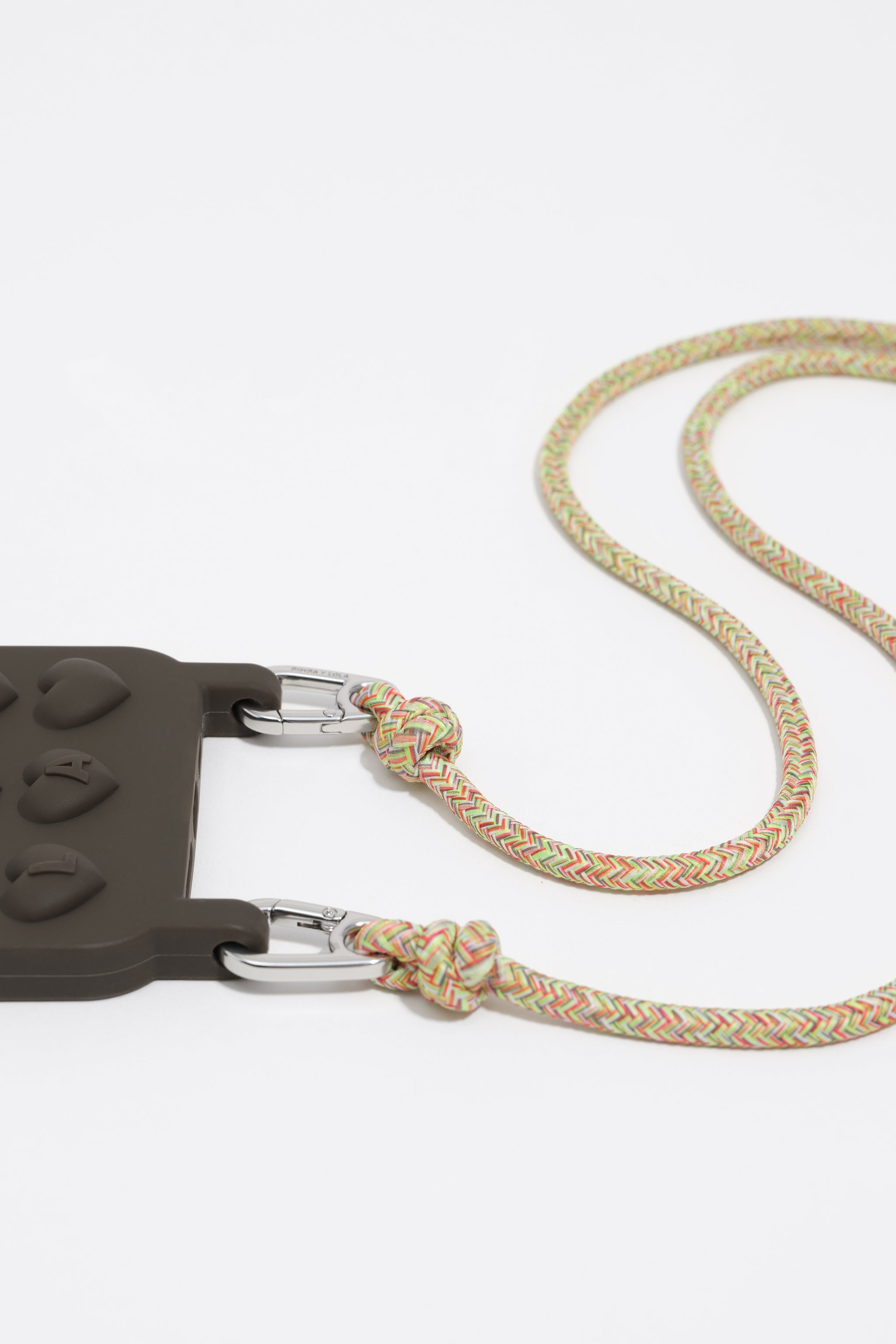 בימבה אי לולה כיסוי לiPhone 16 Pro Max לנשים