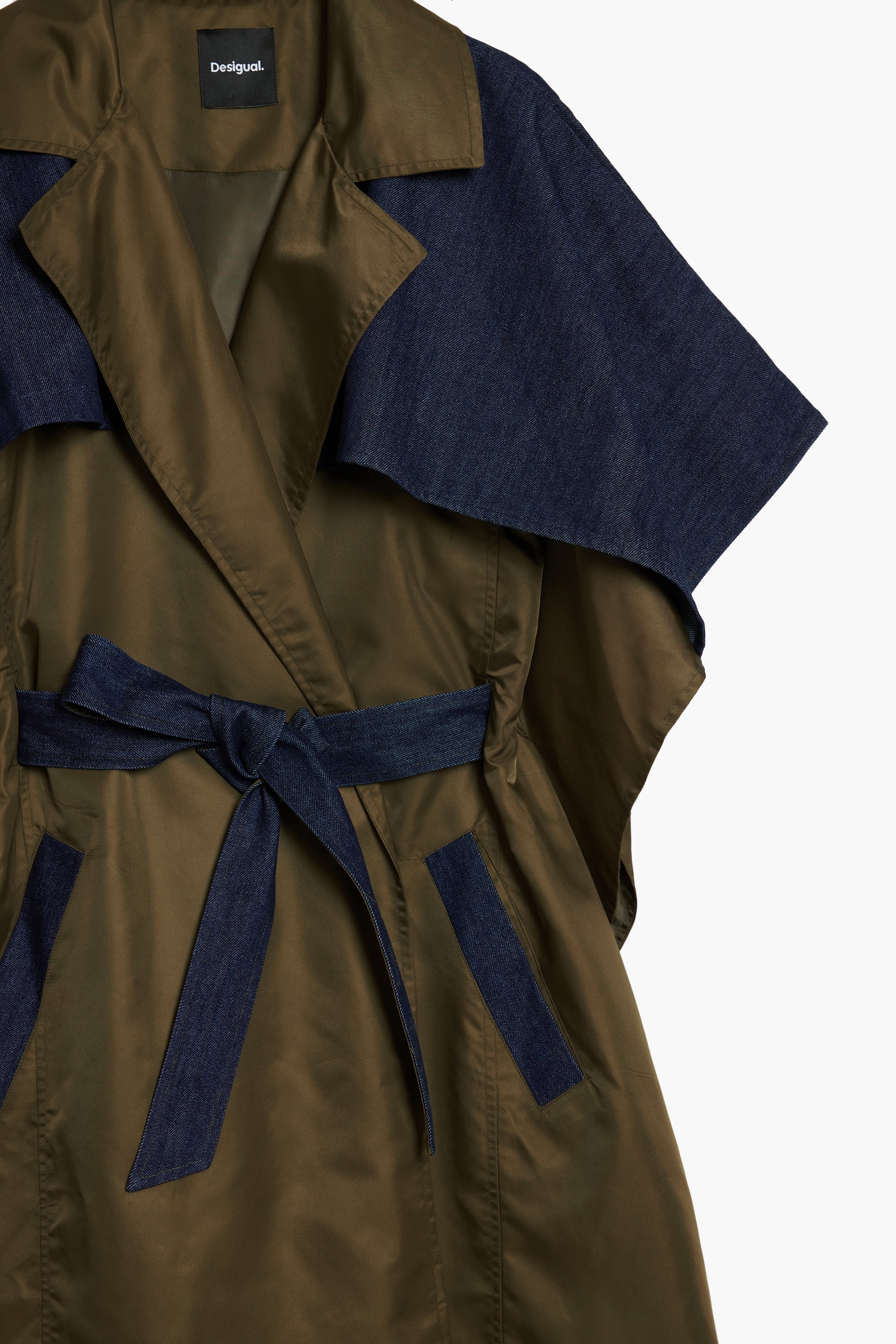 דזיגואל פונצ'ו לנשים