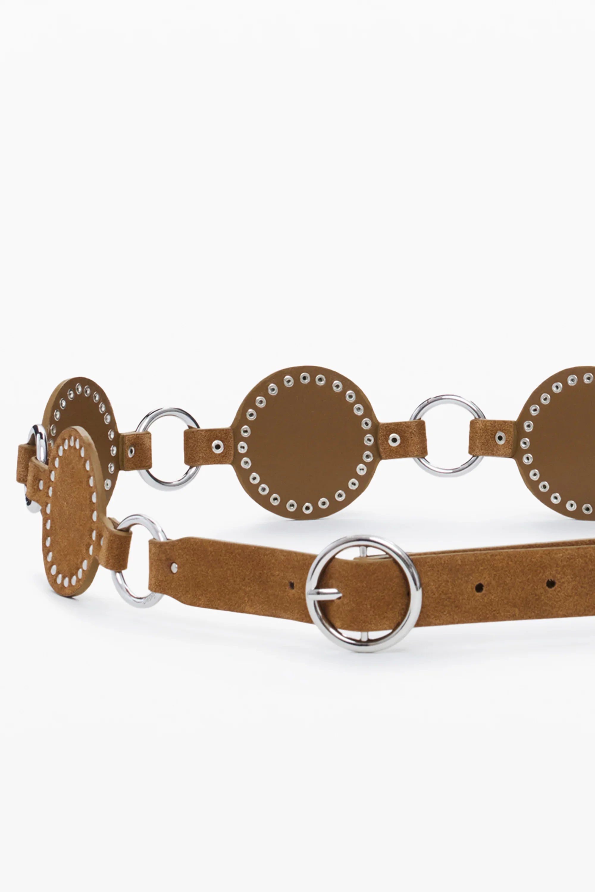 חגורת זמש חומה עם עיגולים ודיטיילים מתכתיים, אבזם עגול כסוף, אופנת נשים