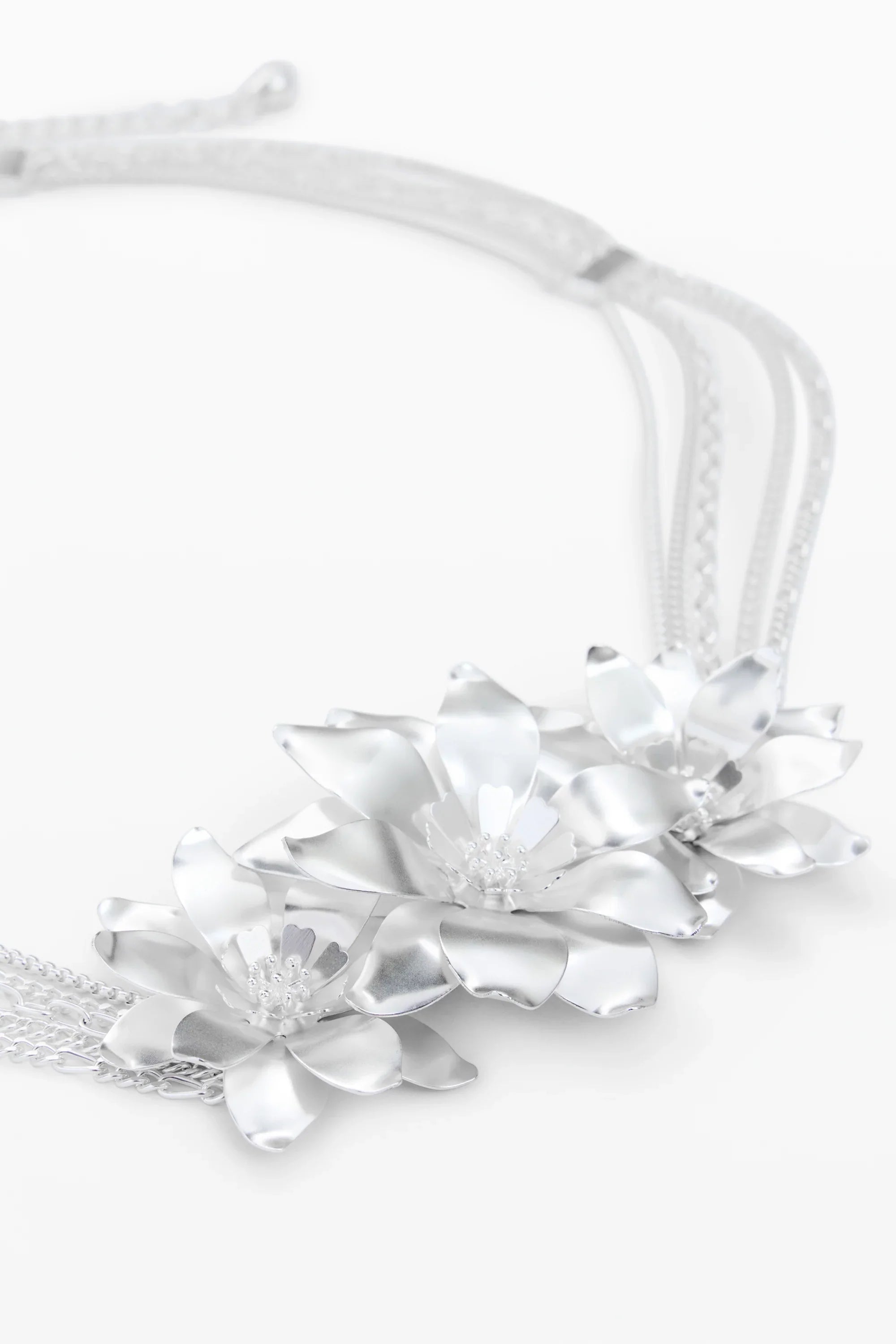 שרשרת כסף בעיצוב פרחי לוטוס מתכתיים, תכשיט אופנתי ואלגנטי לאישה