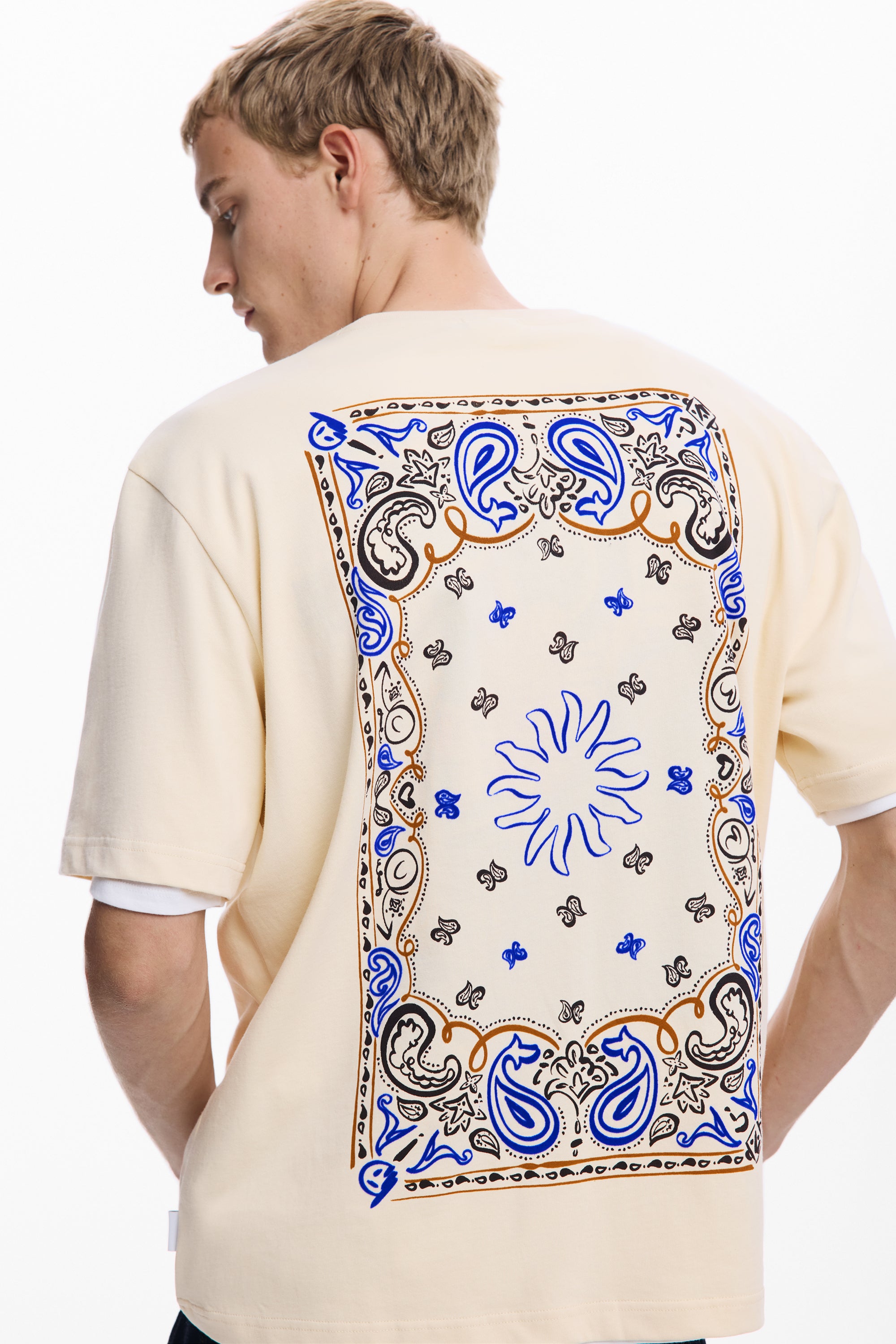 דזיגואל טישירט לגברים