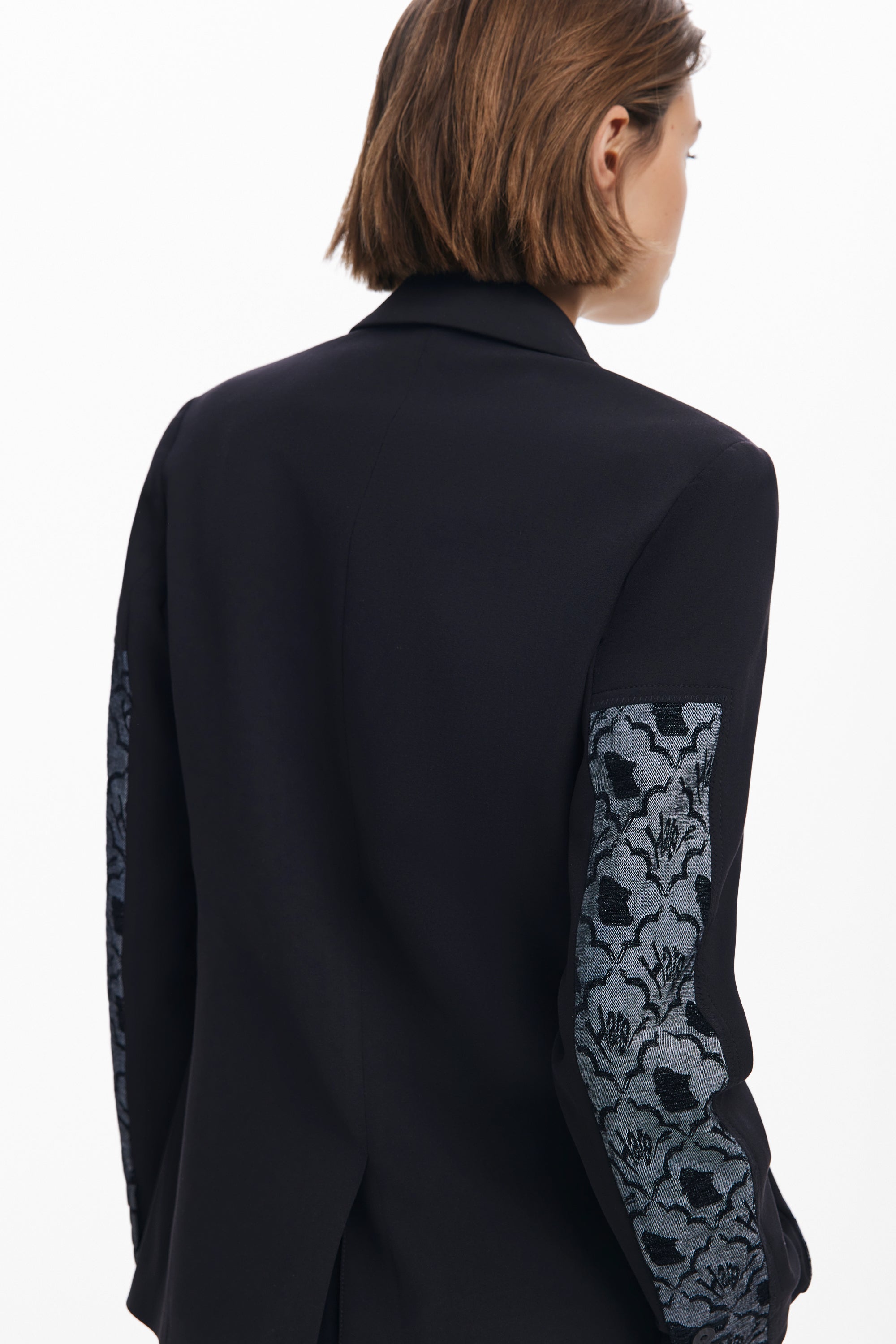 דזיגואל בלייזר לנשים