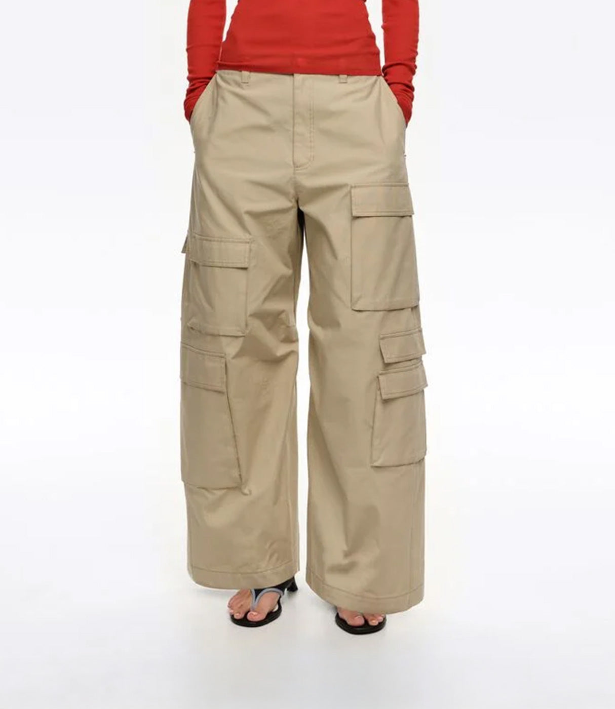 מכנסי קארגו רחבים בצבע בז', כיסים מרובים, מראה אופנתי לנשים