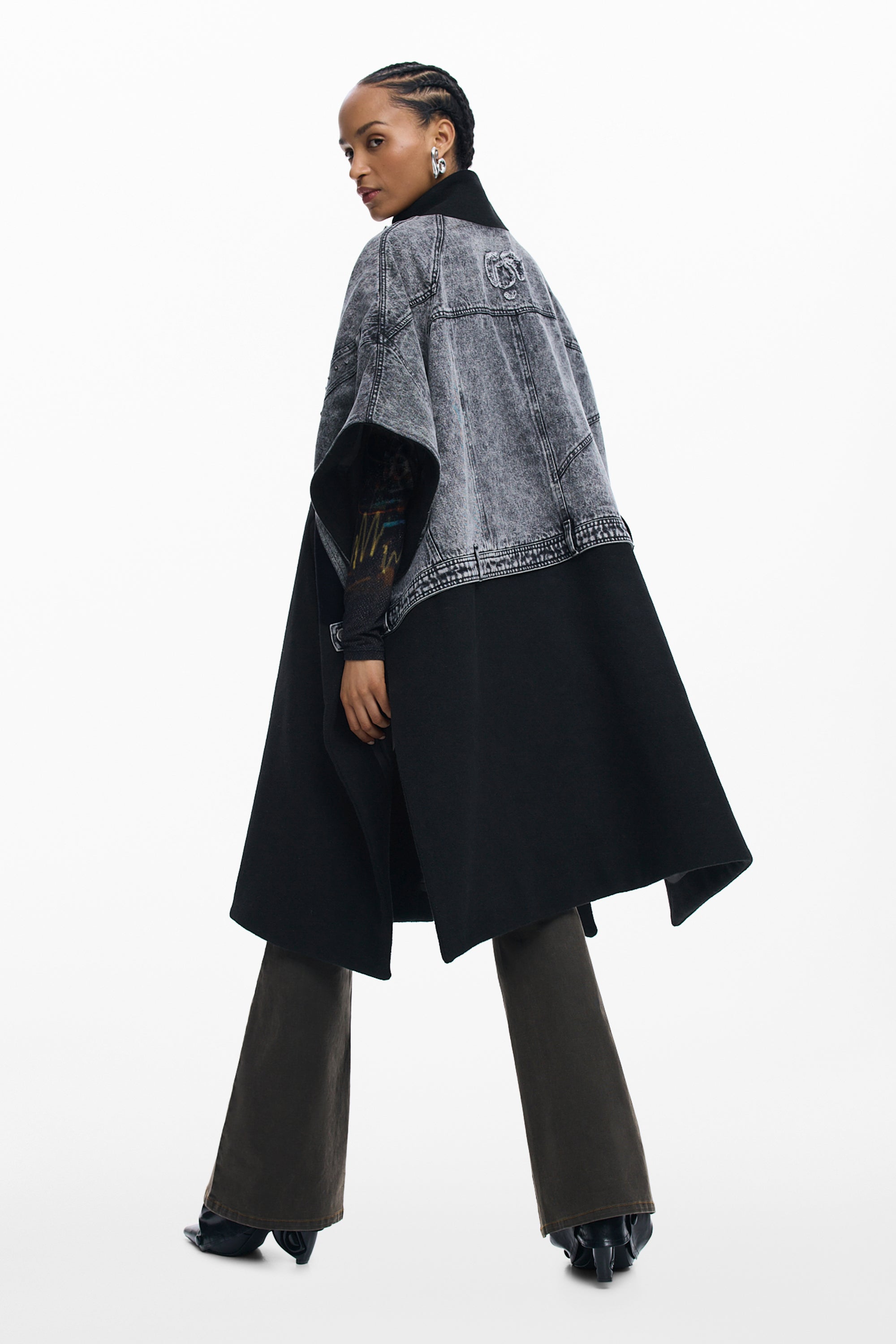 דזיגואל פונצ'ו לנשים