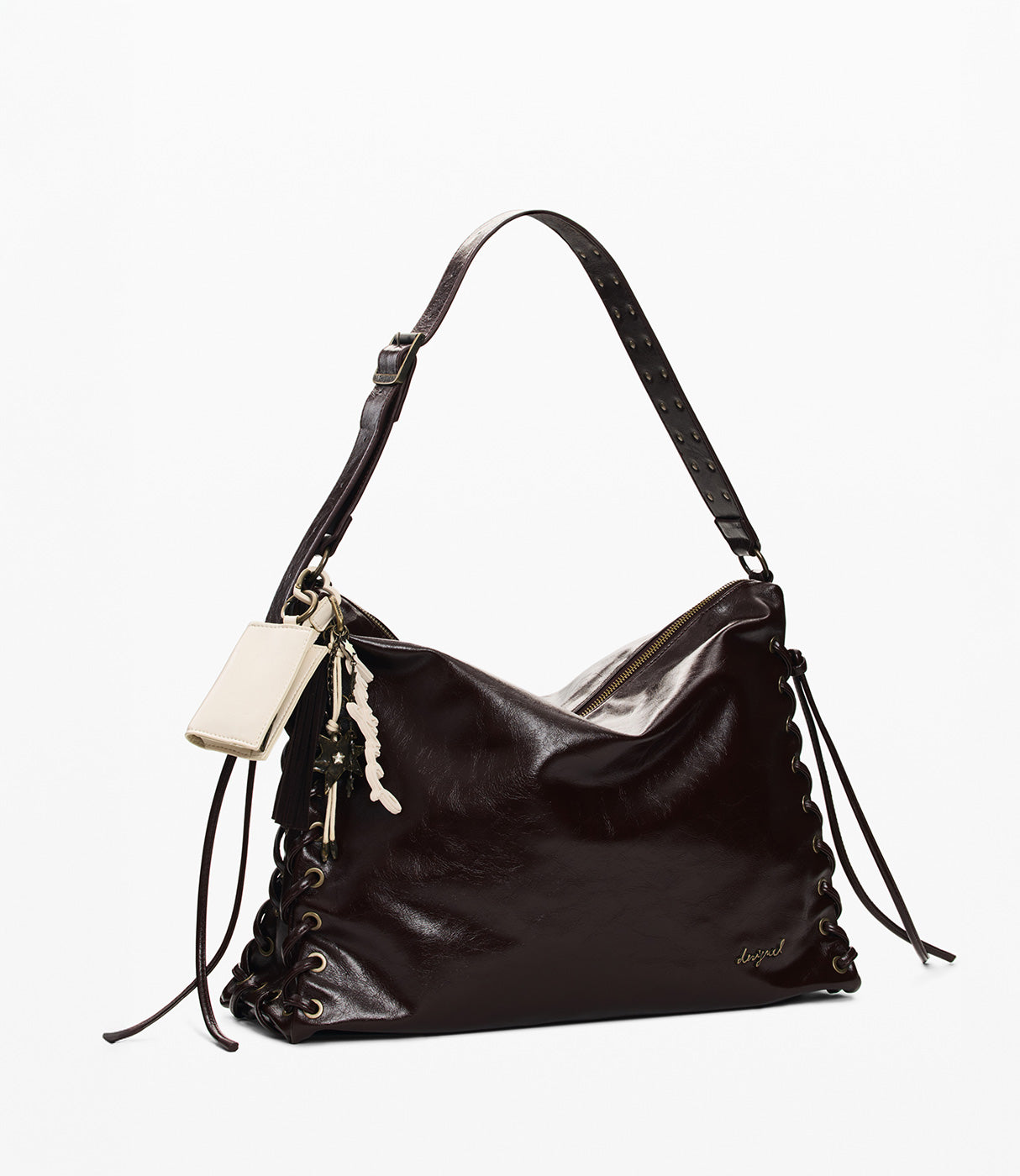 תיק כתף עור שחור אופנתי עם אבזמים וקישוטים, מתאים ליום יום ולאירועים