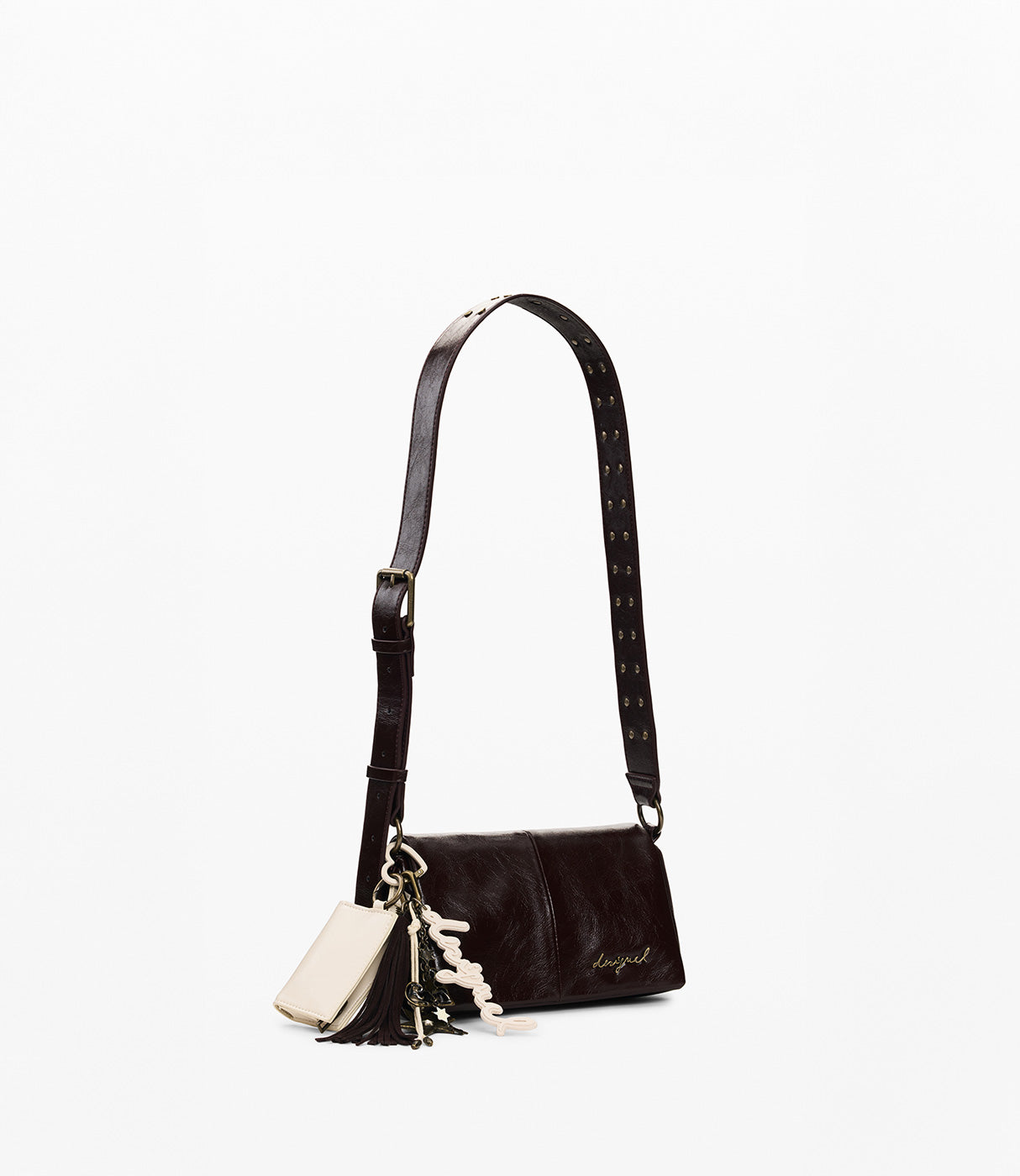 תיק צד עור שחור עם רצועה מעוצבת, קישוטים ופרטי זהב, רקע לבן