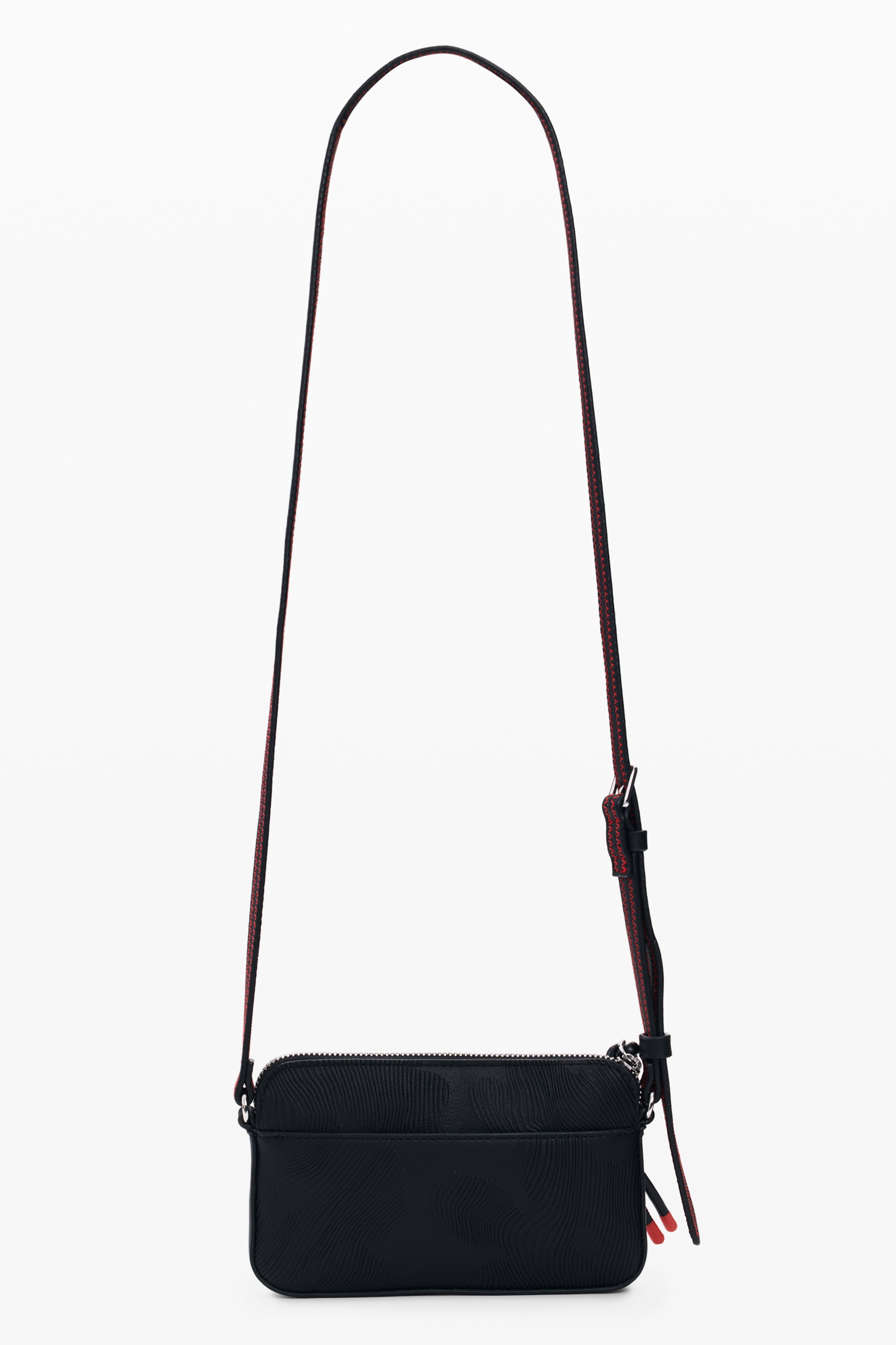 תיק צד קטן בצבע שחור עם רצועה ארוכה מתכווננת, עיצוב מודרני וסגירת רוכסן