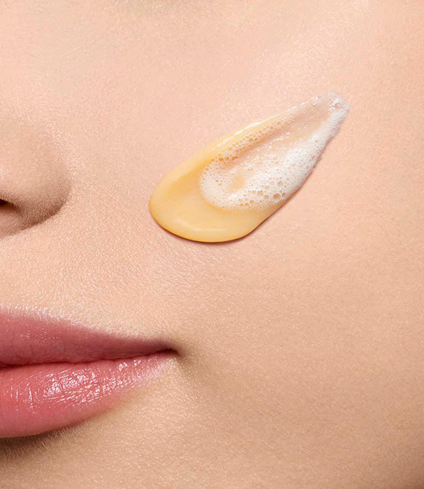 קלרינס ניקוי בשלב אחד סבון מקציף וגרגירים עדינים עם תמצית תפוז - CHOZEN