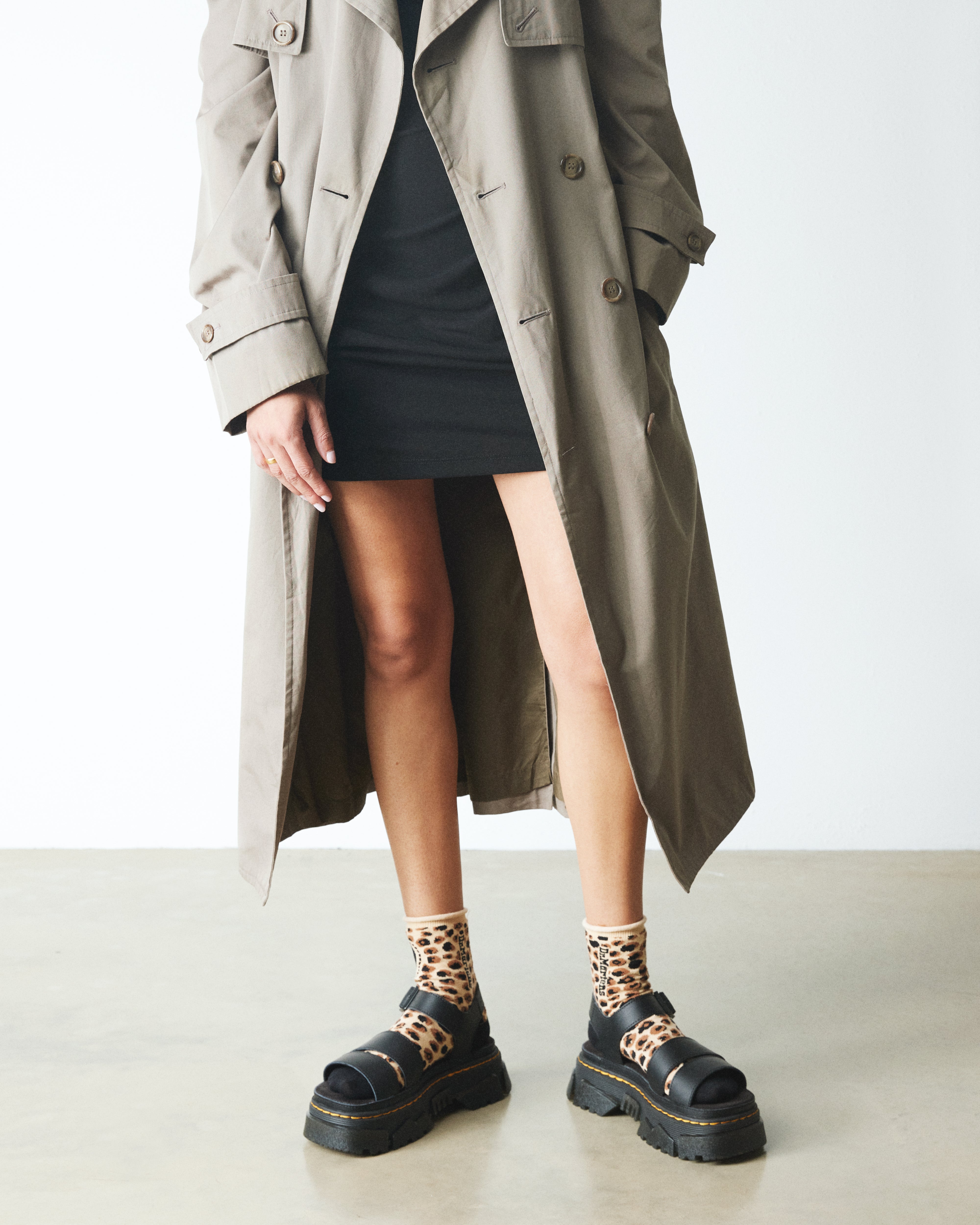 ד"ר מרטנס סנדלים MATTISON לנשים