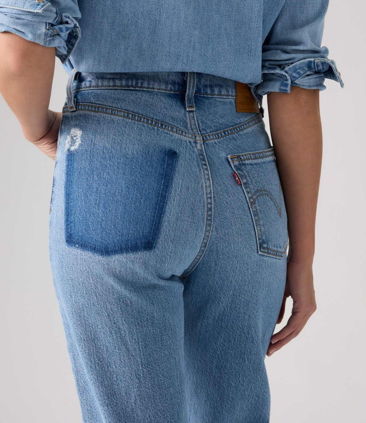 ליוויס ג׳ינס Ribcage Full Length Recrafted לנשים - med indigo worn in