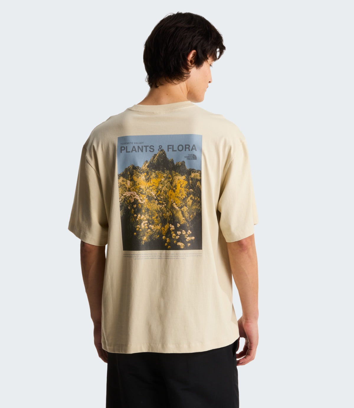 נורתפייס טישרט PLANT & FLORA לגברים, פרטי עיצוב, מבית CHOZEN
