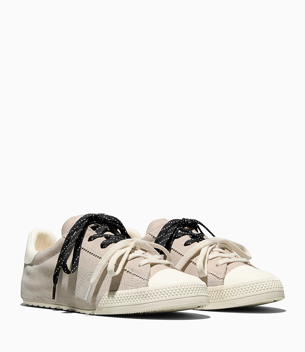 קונברס סניקרס CHUCK TAYLOR LO לנשים