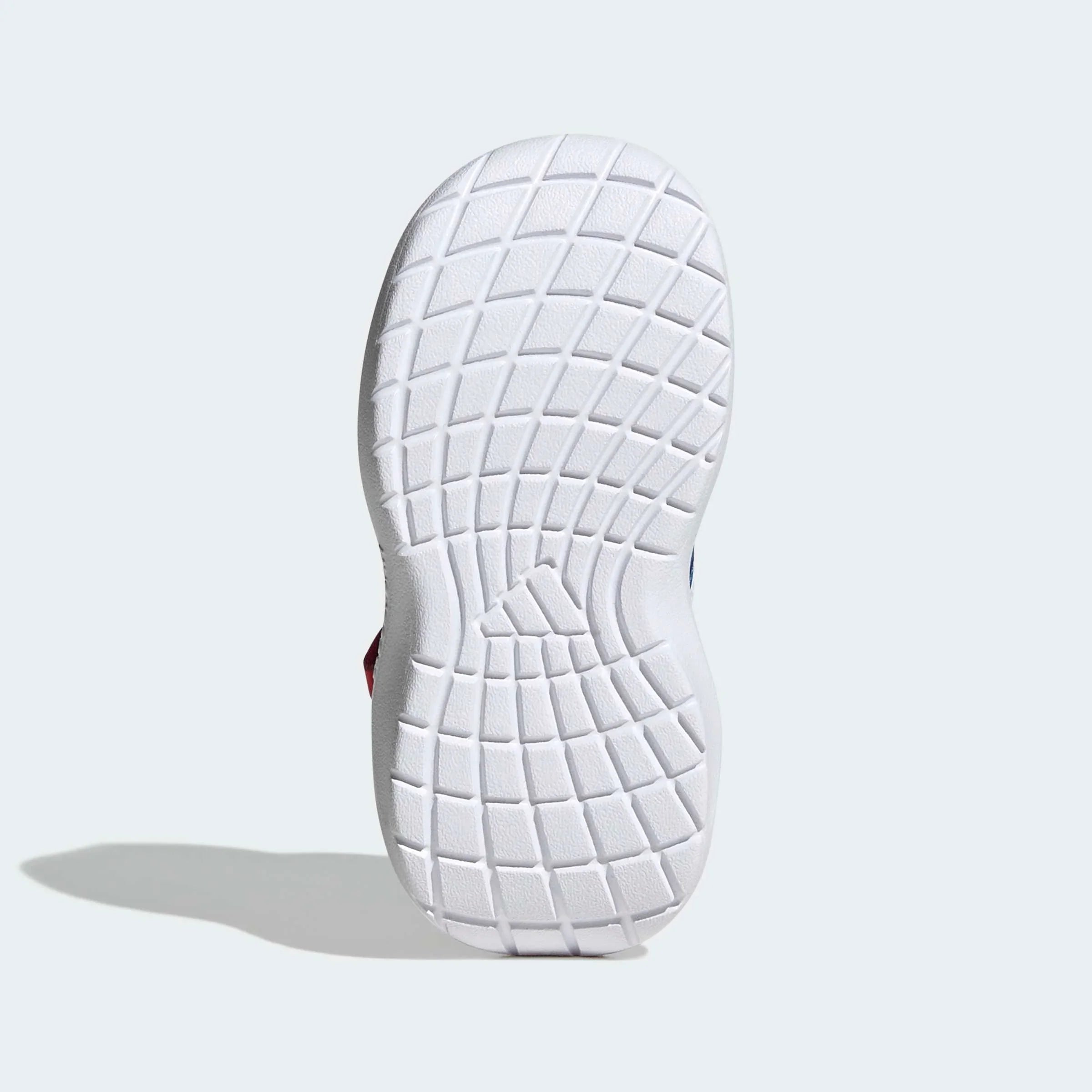 סוליית נעל ספורט לבנה עם דוגמת רשת, מוצר CHOZEN, מותגים מובילים, קבוצת אלפא