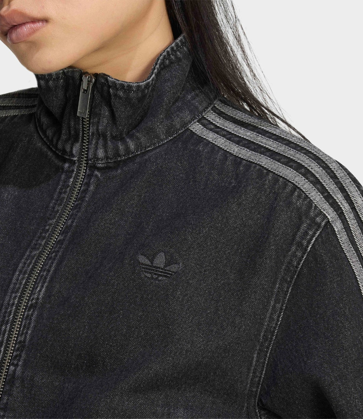 ADIDAS LIGHT JACKET בצבע שחור - CHOZEN