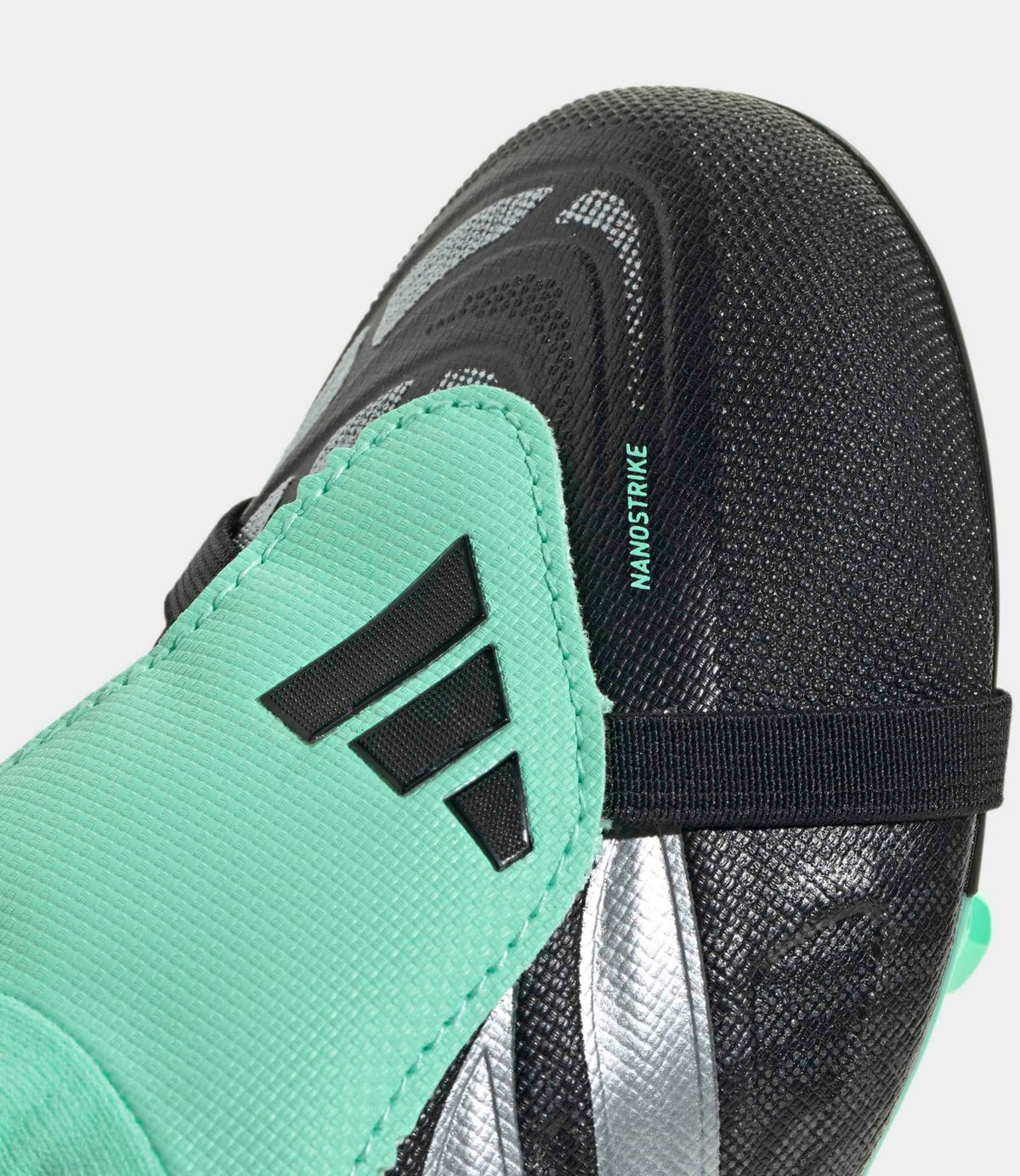ADIDAS סניקרס בצבע שחור - CHOZEN