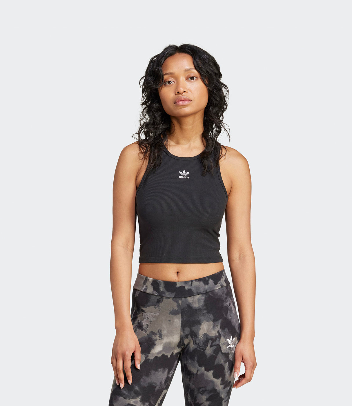 אדידס גופייה ESSENTIALS לנשים