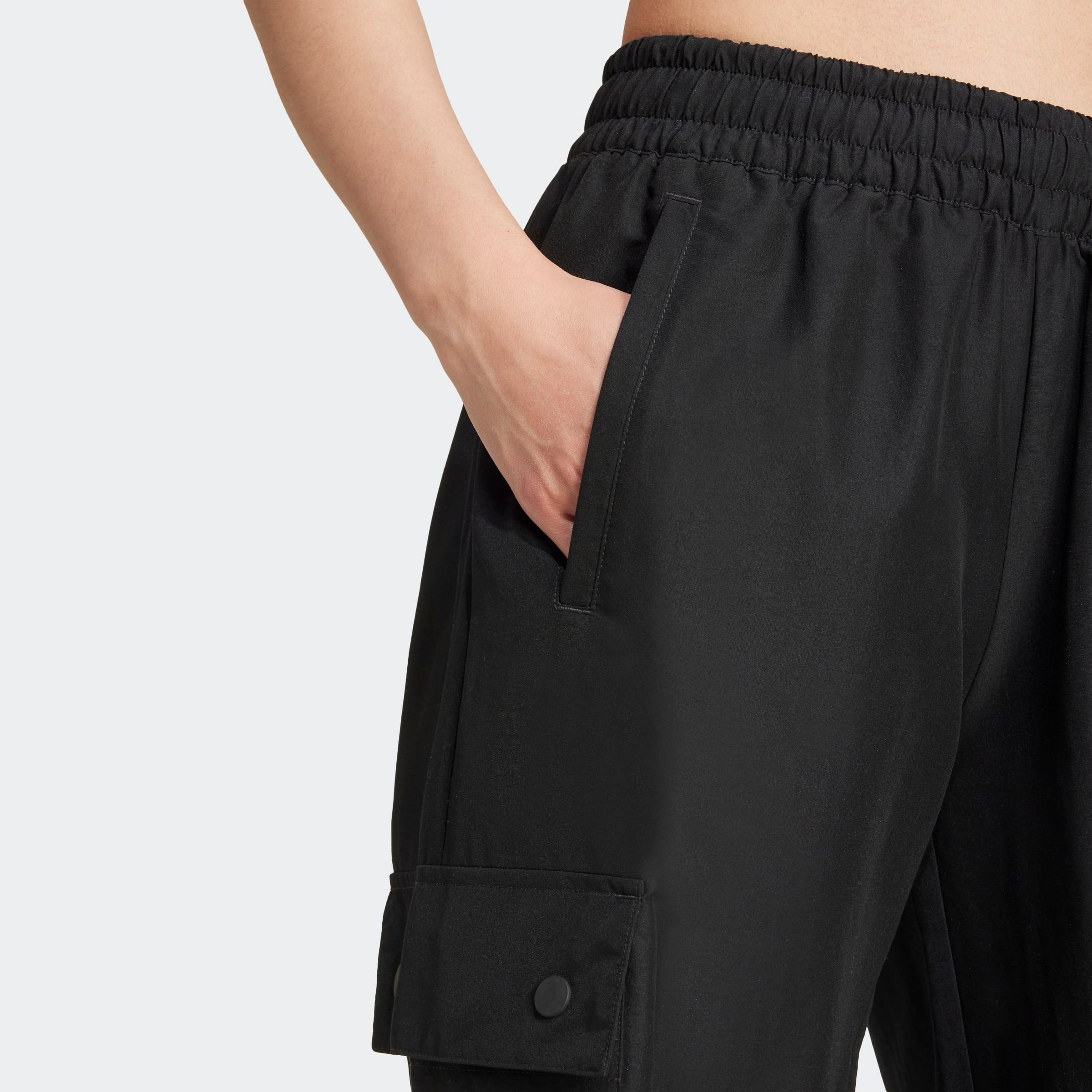 אדידס מכנסי קרגו ESSENTIALS WOVEN לנשים