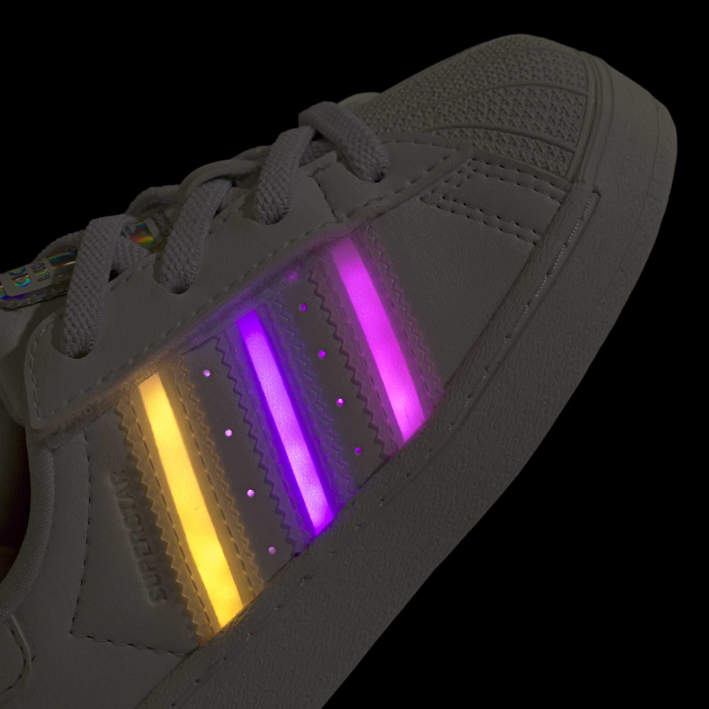 אדידס סניקרס SUPERSTAR LED LIGHTS לתינוקות