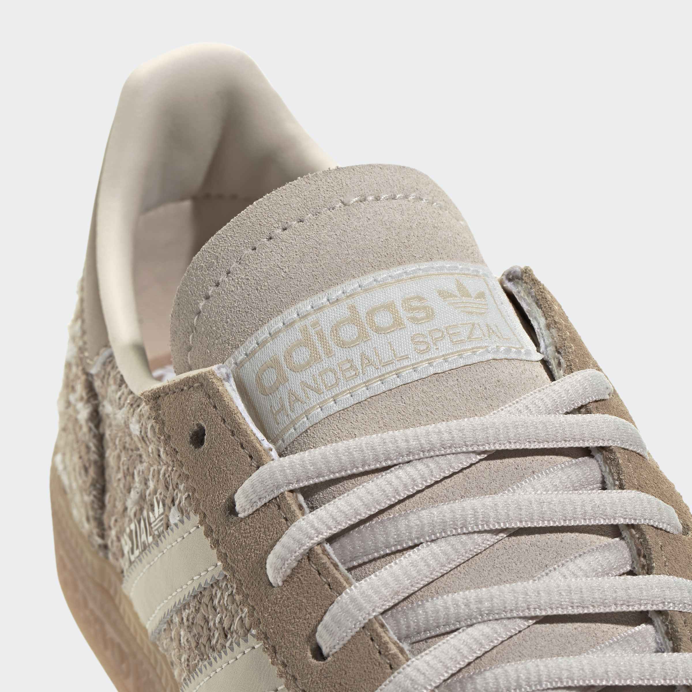 אדידס סניקרס SPEZIAL לנשים