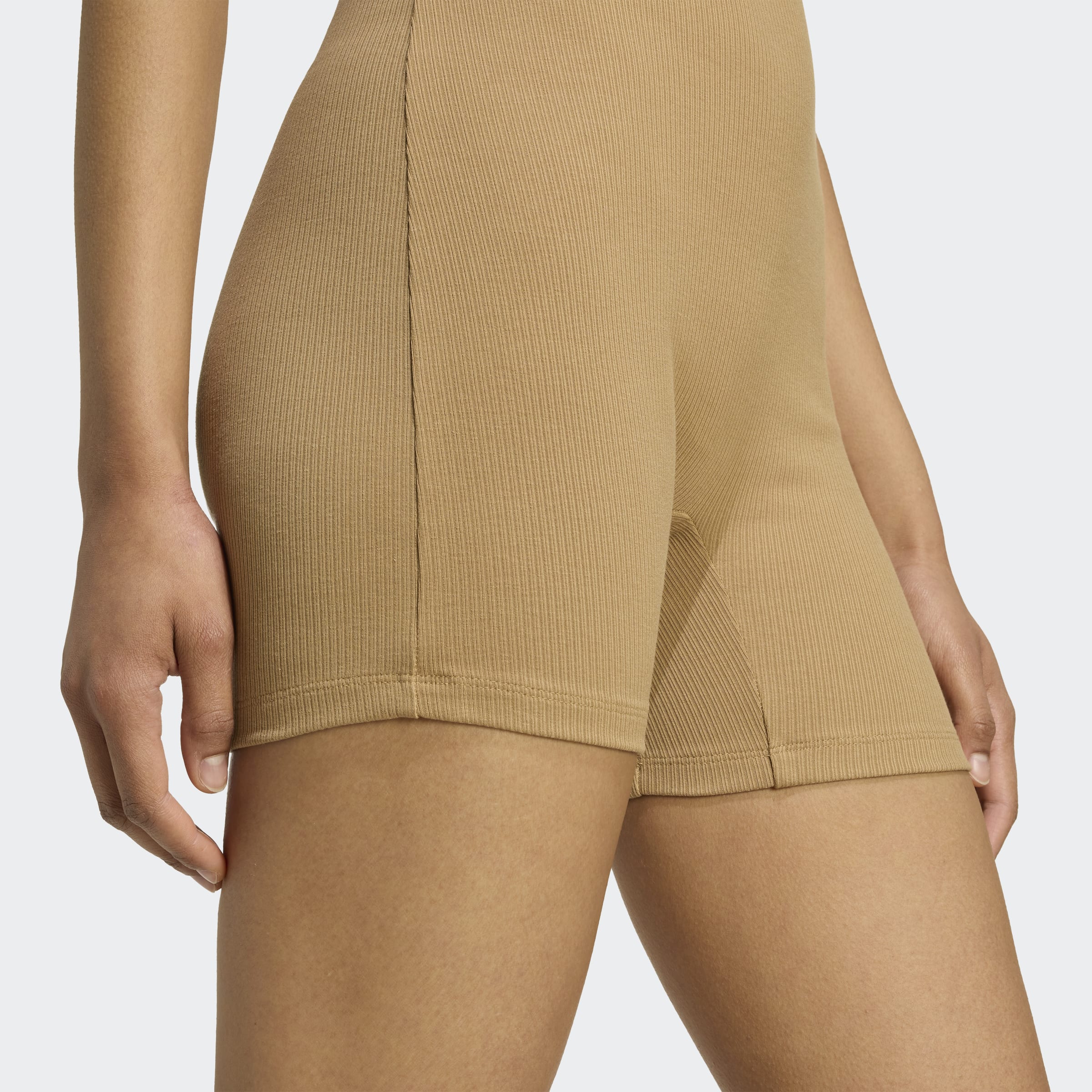 אדידס אוברול קצר ESSENTIALS ONESIE לנשים