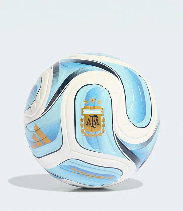 כדורגל מקצועי בעיצוב כחול לבן עם סמל התאחדות הכדורגל הארגנטינאית, מוצר CHOZEN