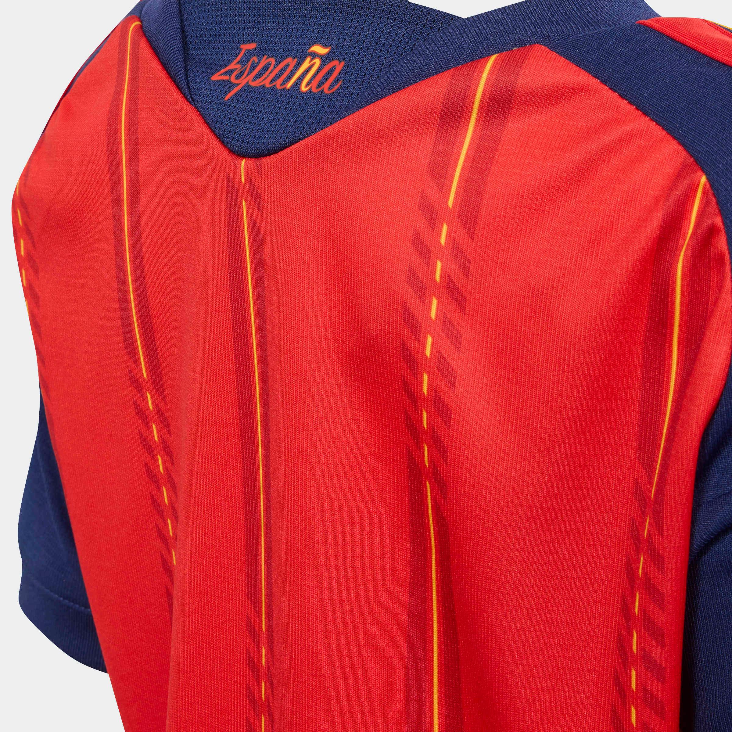 חולצת כדורגל רשמית אדומה עם כיתוב 'España', מבית מותגי על ב-CHOZEN