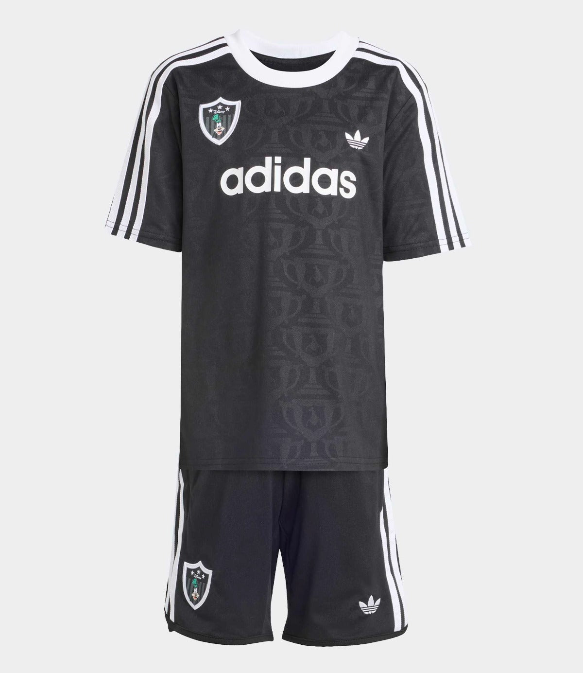 סט אימון ספורט שחור עם פסים לבנים ולוגו, חולצה ומכנסיים קצרות