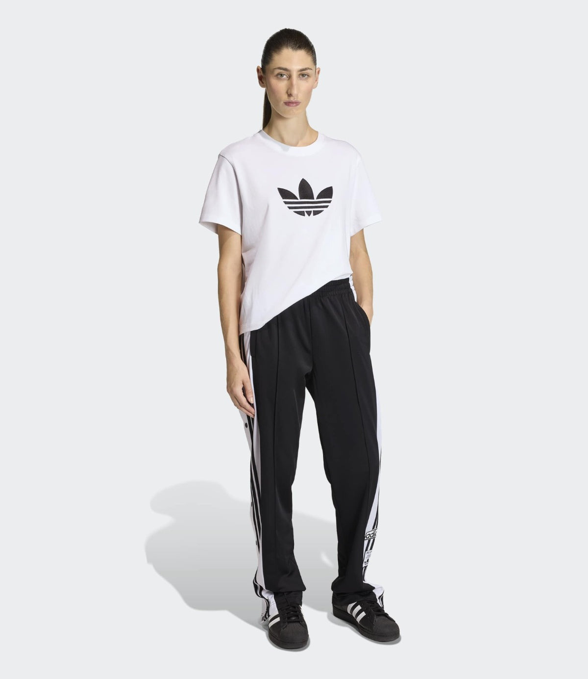 ADIDAS TRACK PANT בצבע שחור - CHOZEN
