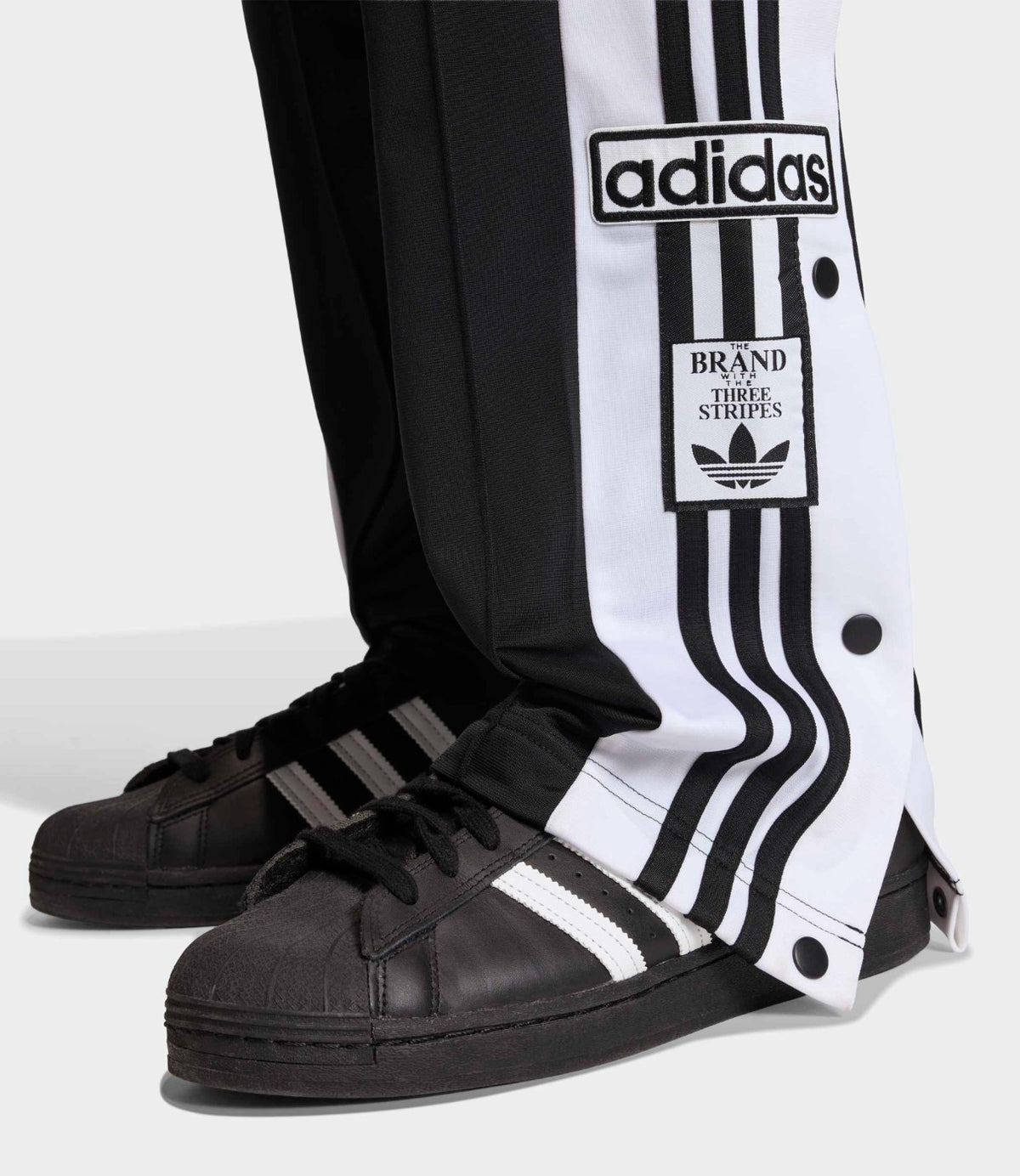 ADIDAS TRACK PANT בצבע שחור - CHOZEN