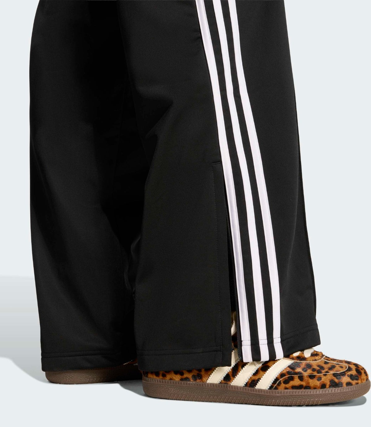 ADIDAS TRACK PANT בצבע שחור - CHOZEN