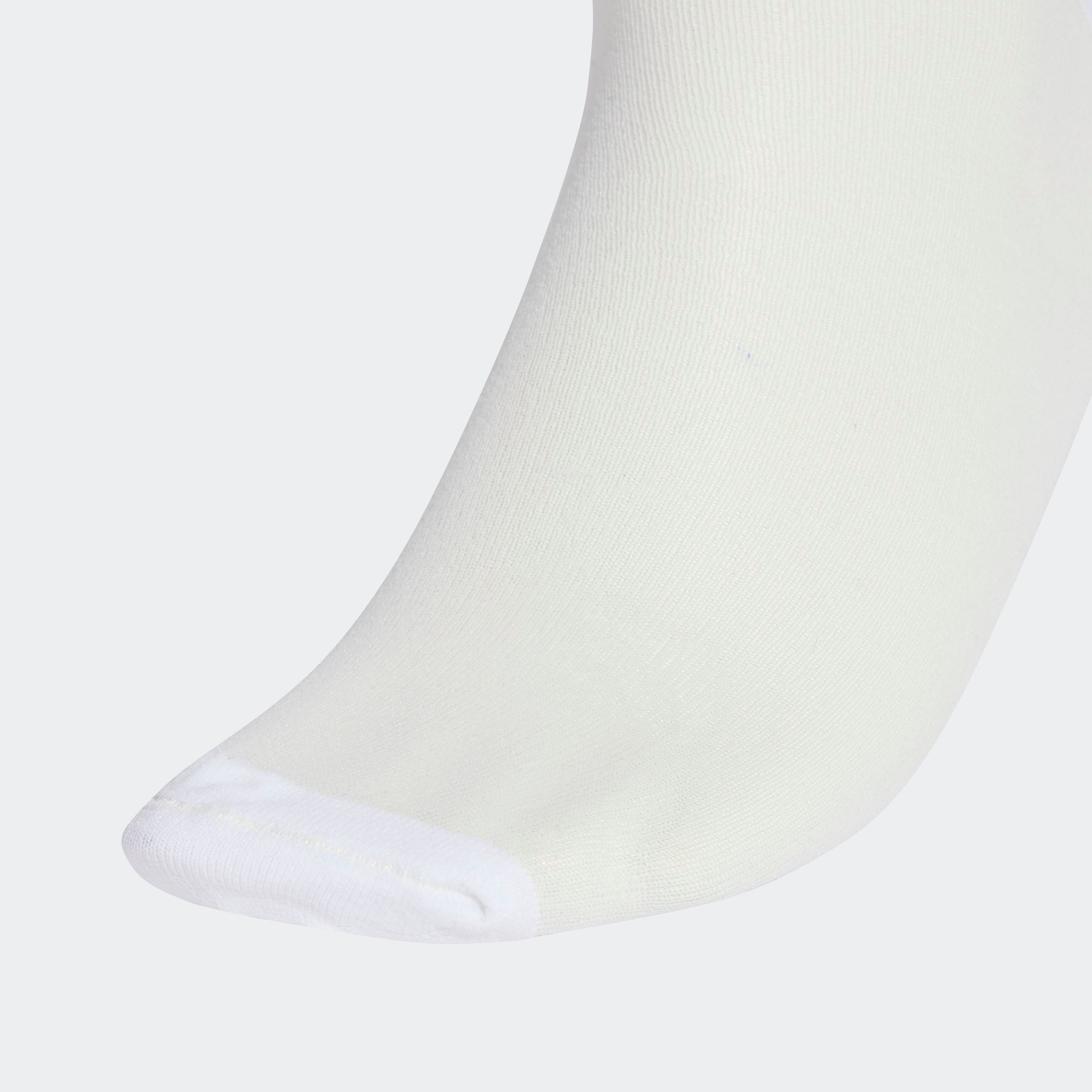 גרב לבן חלק, תקריב על אזור הקדמת כף הרגל, בד סרוג איכותי