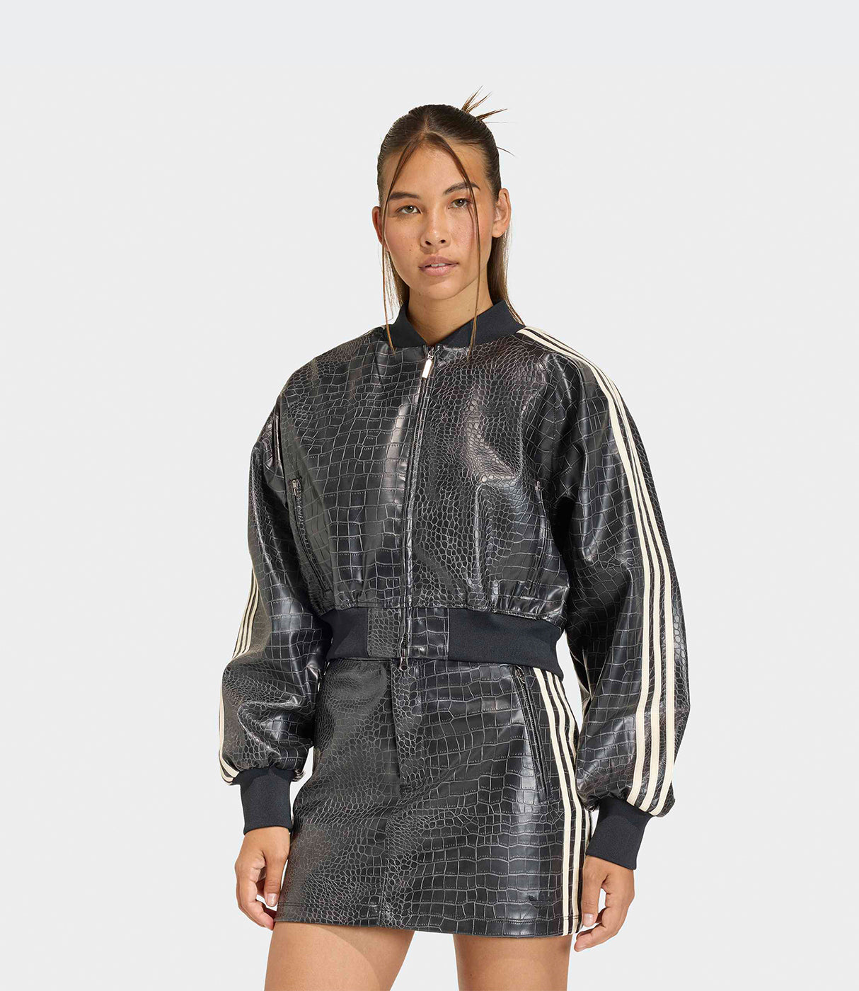 אדידס ג'קט SST PLEATHER לנשים