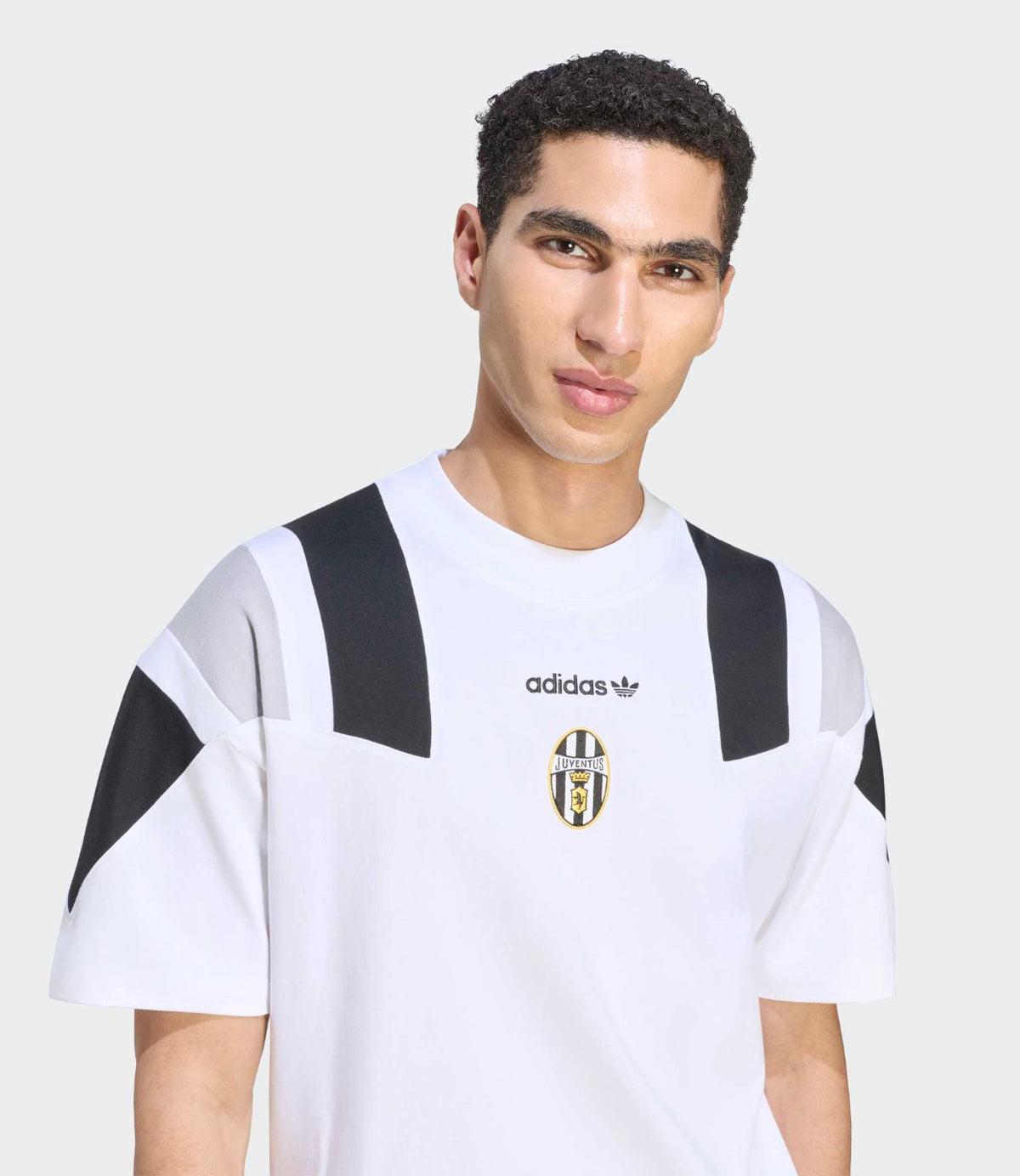ADIDAS T-SHIRT (SHORT SLEEVE) בצבע לבן - CHOZEN