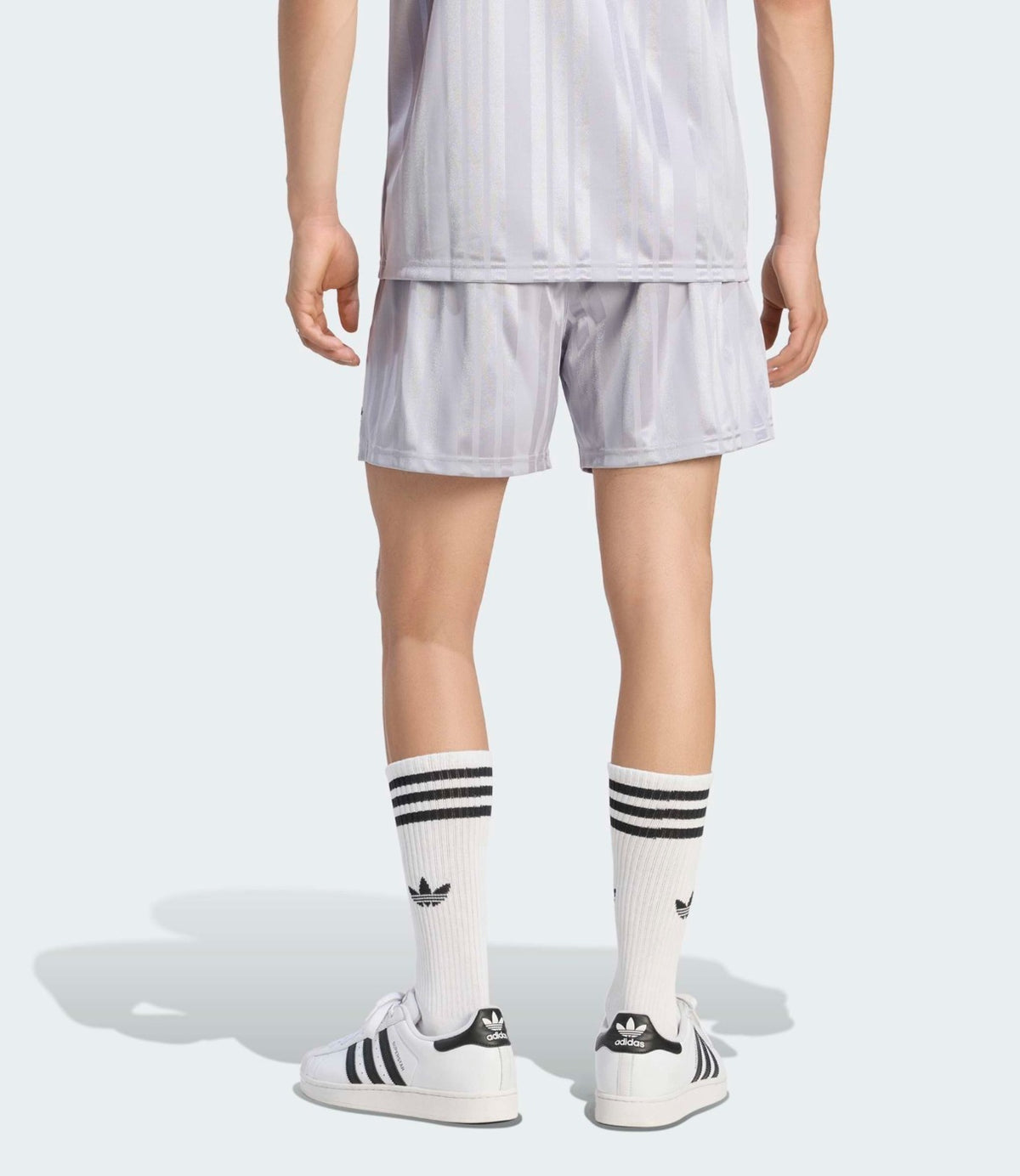 ADIDAS SHORTS בצבע אפור - CHOZEN