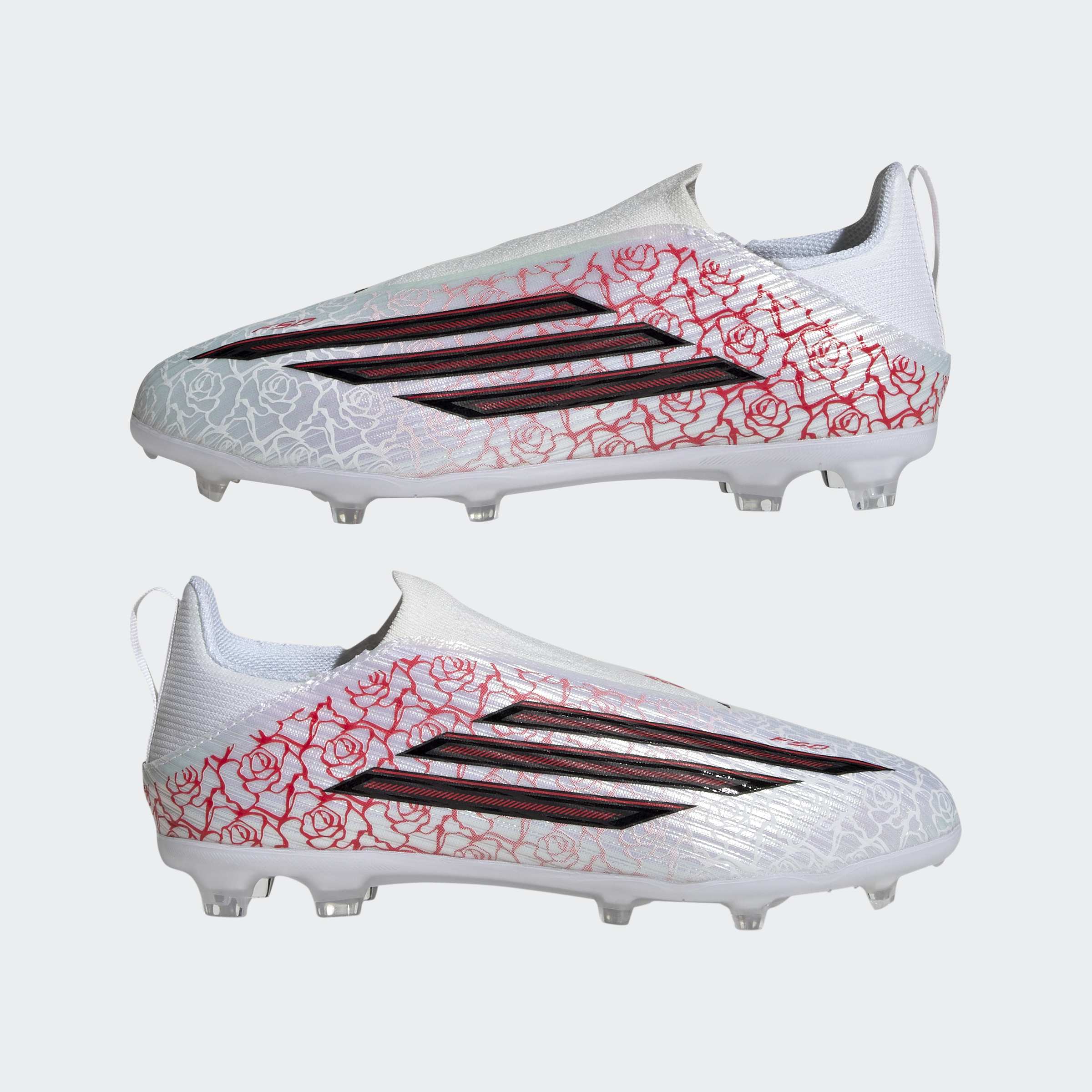 נעלי כדורגל לגברים בגוון לבן עם הדפס ורדים אדום ועיצוב פסי שחור, סוליית שטח קשיחה