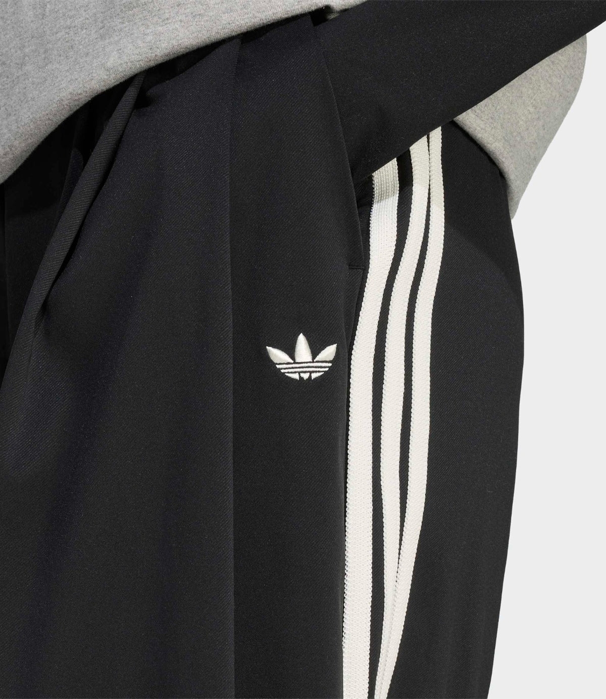 ADIDAS PANTS (1/1) בצבע שחור - CHOZEN
