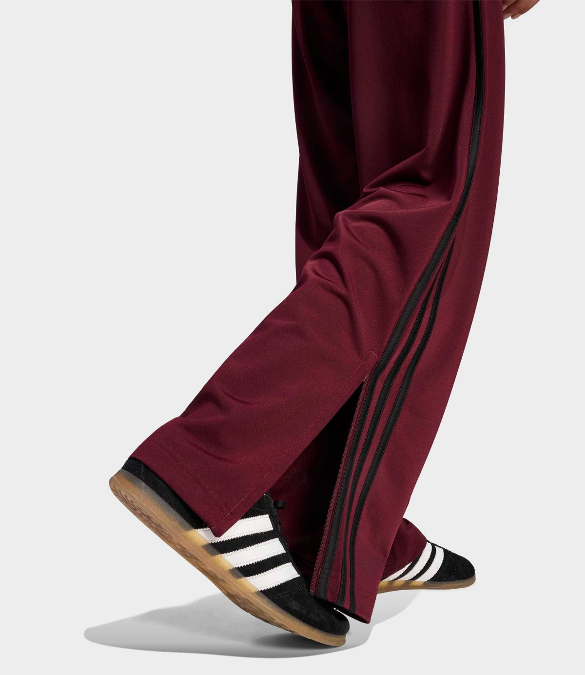 ADIDAS TRACK PANT בצבע בורדו - CHOZEN