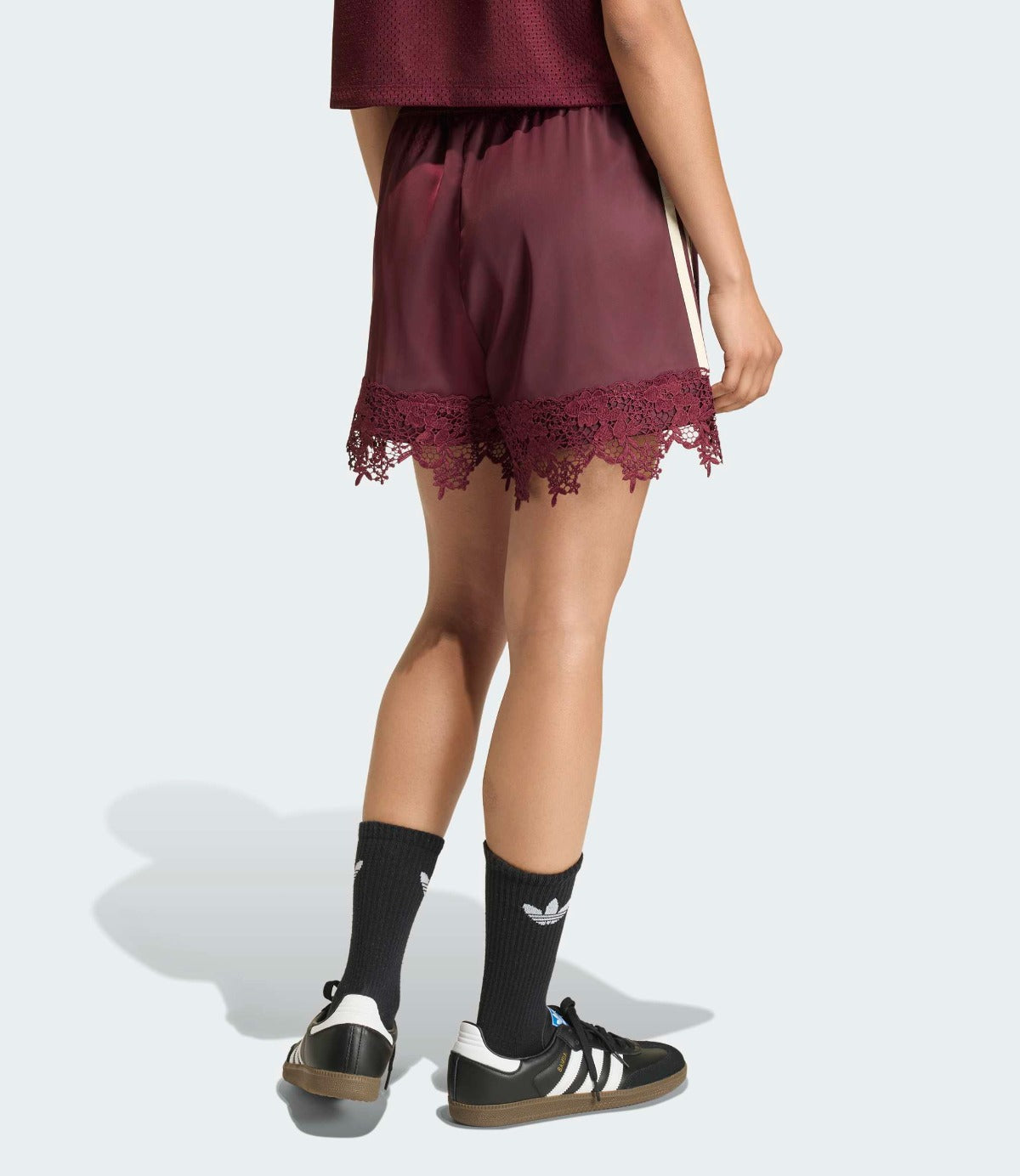 אדידס מכנסיים קצרים SAT LACE לנשים