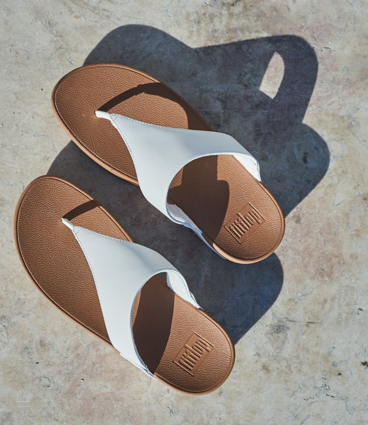 פיטפלופ סנדלים Lulu Toe Post I88-024 לנשים - לבן