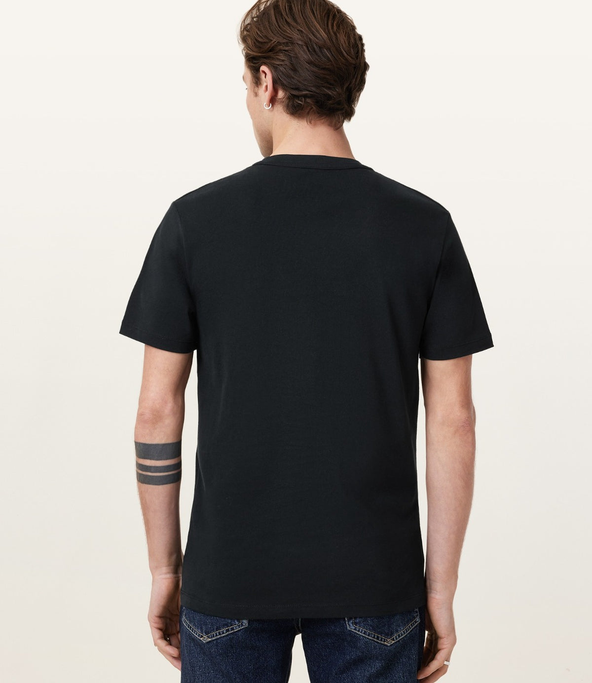 ALLSAINTS טי שירט קצרה בצבע שחור - CHOZEN